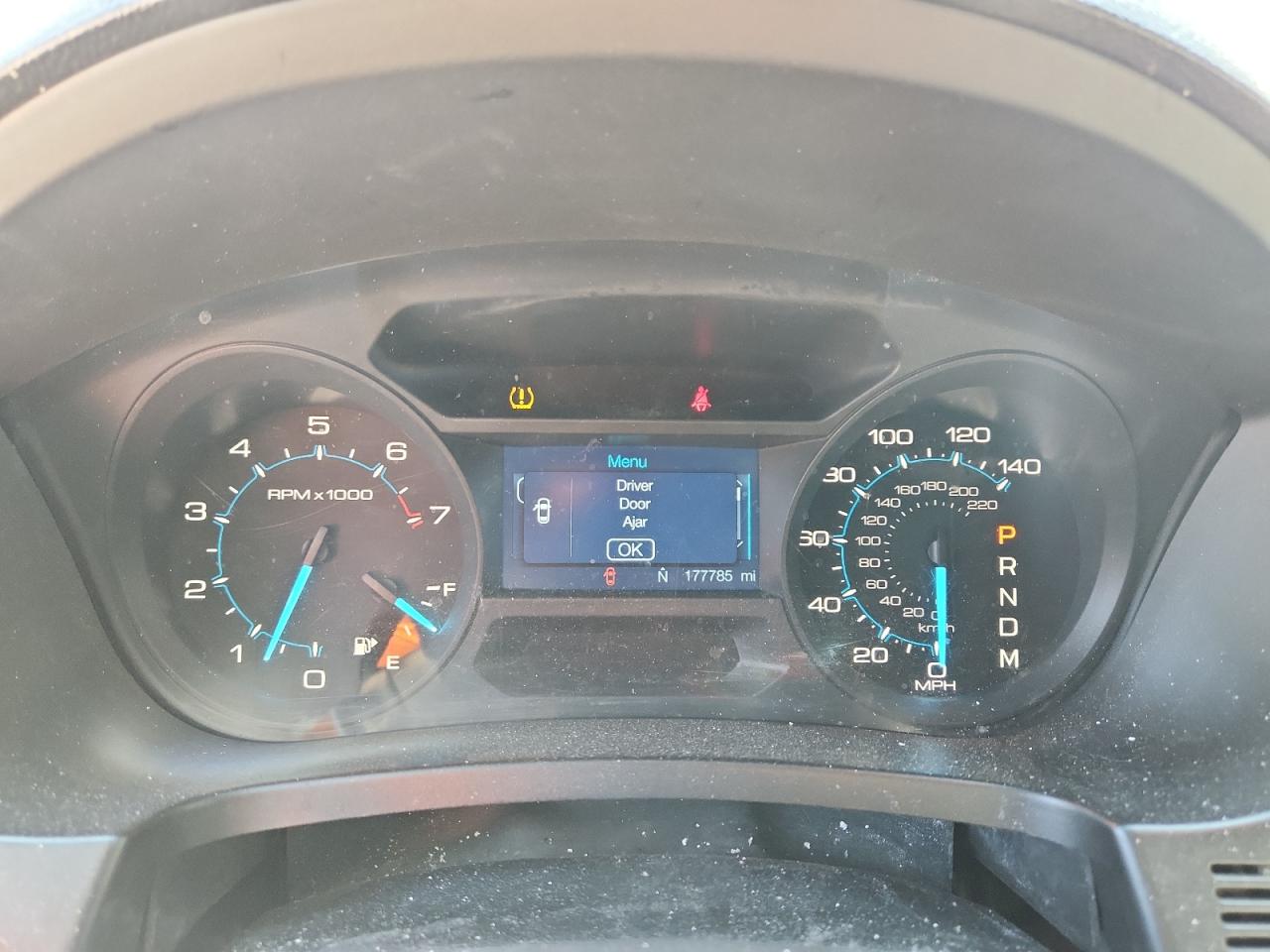 2012 Ford Explorer Xlt White vin: 1FMHK7D8XCGA50417 Damage: Warning - Tire Pressure, On, Unacceptable