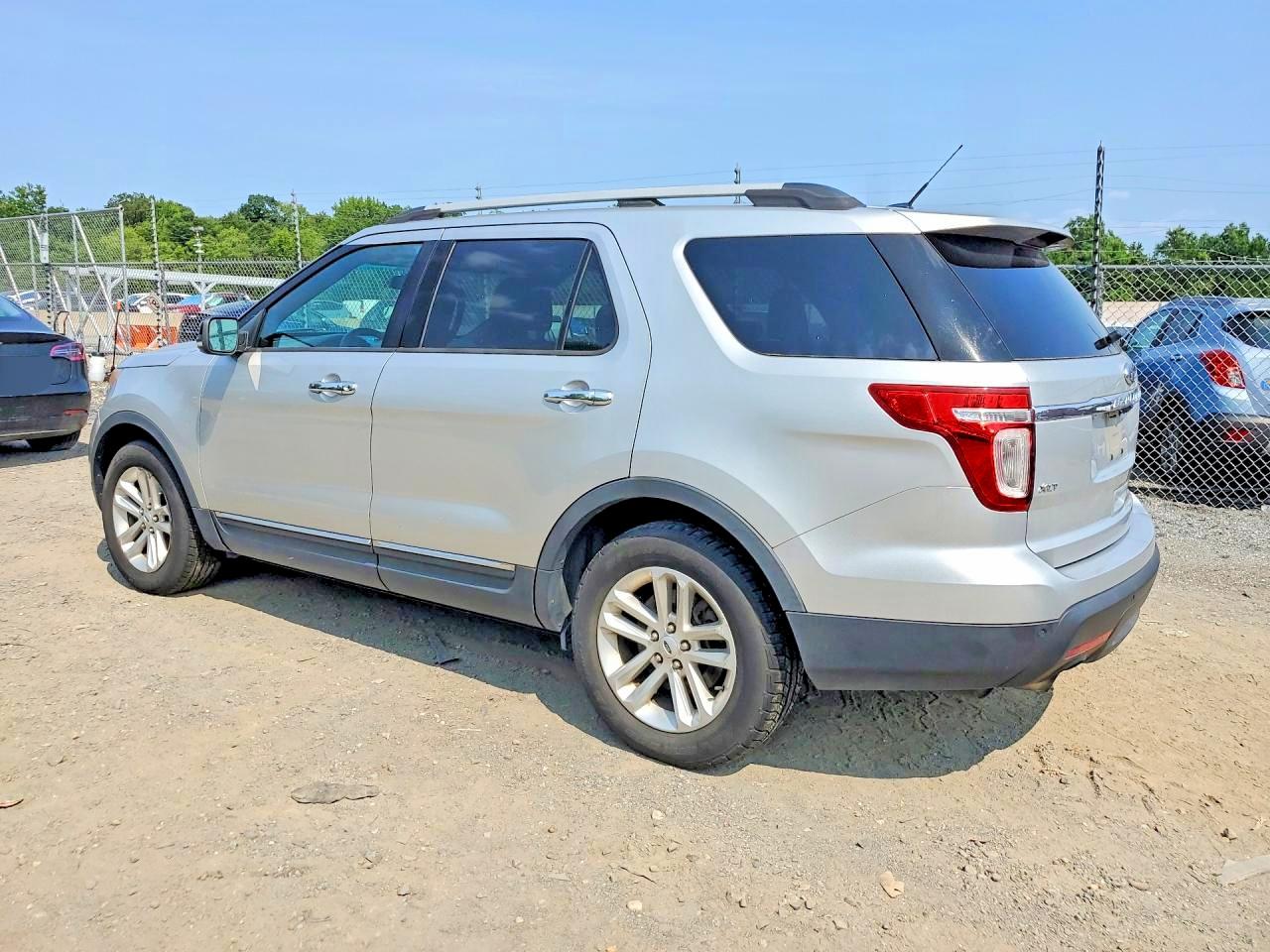 2012 Ford Explorer Xlt Серебряный vin: 1FMHK7D94CGA00931