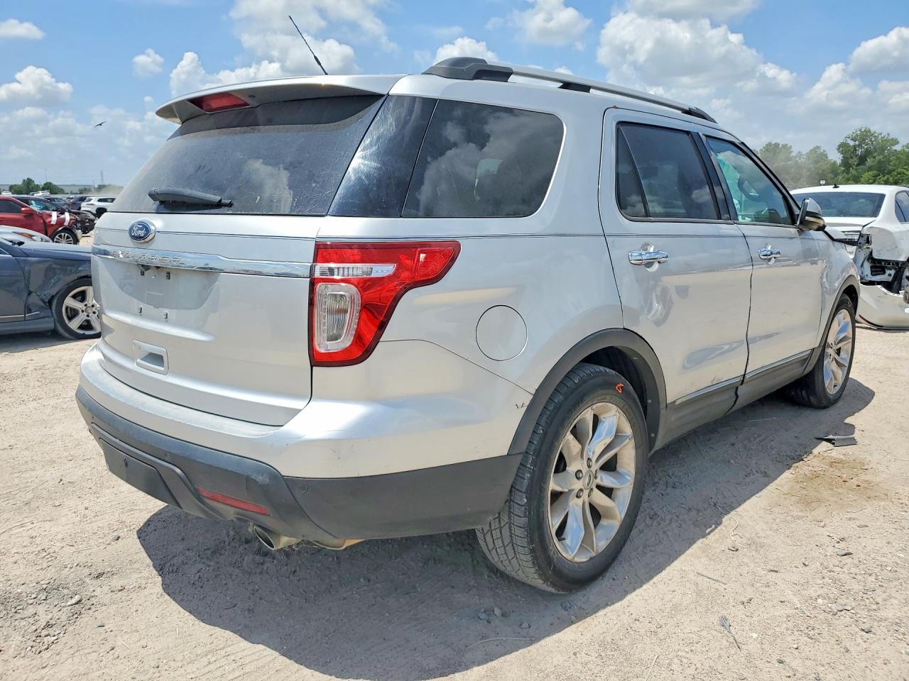 2011 Ford Explorer Limited Silver vin: 1FMHK7F83BGA60718
