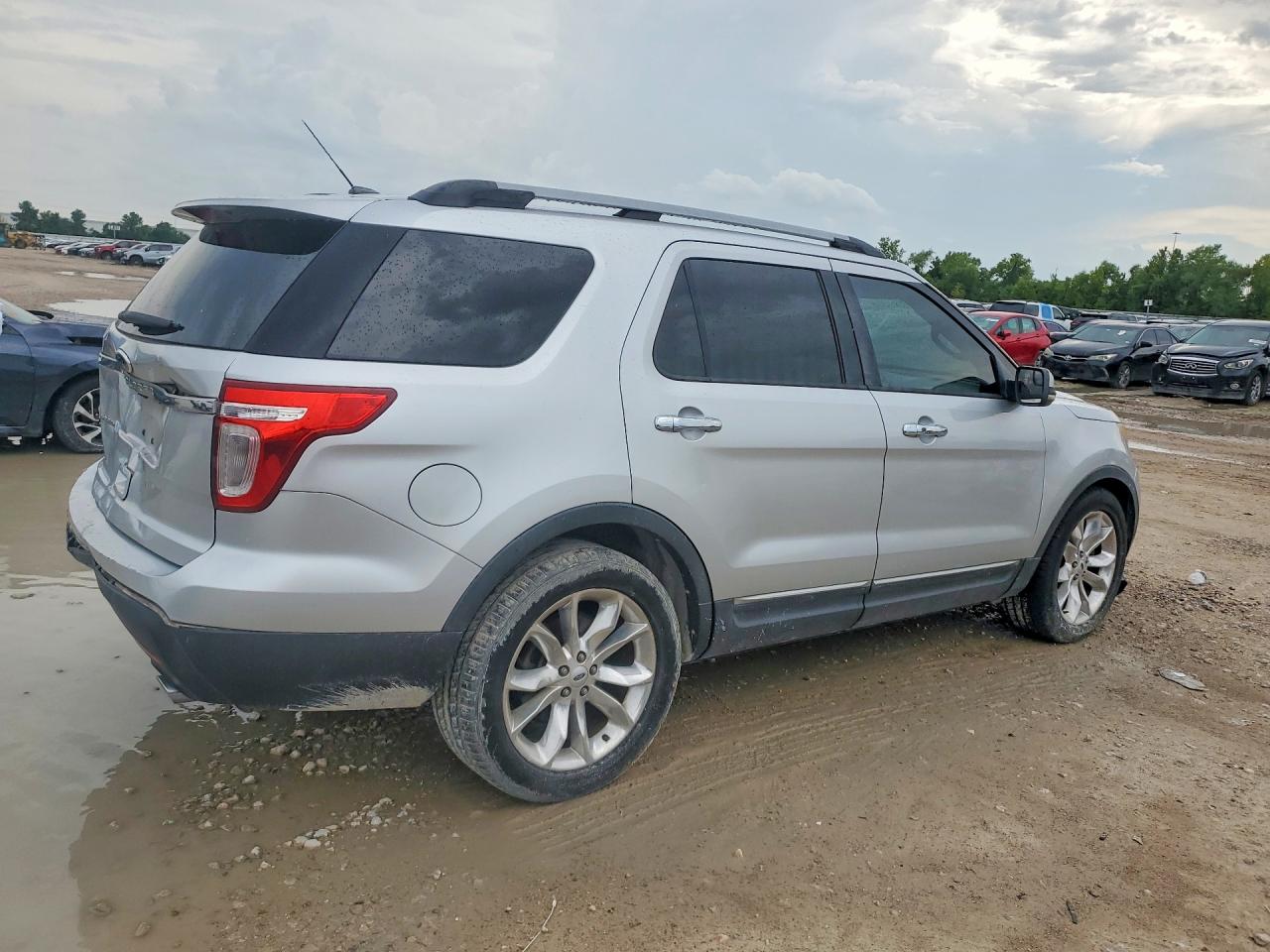 2012 Ford Explorer Limited Серебряный vin: 1FMHK7F84CGA04448