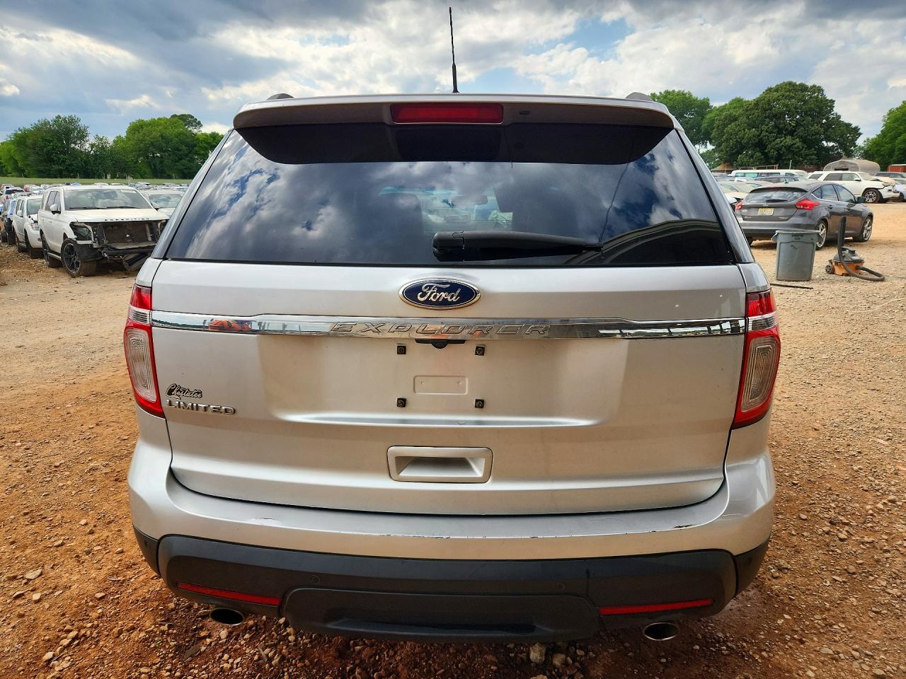 2011 Ford Explorer Limited Серебряный vin: 1FMHK7F85BGA86169