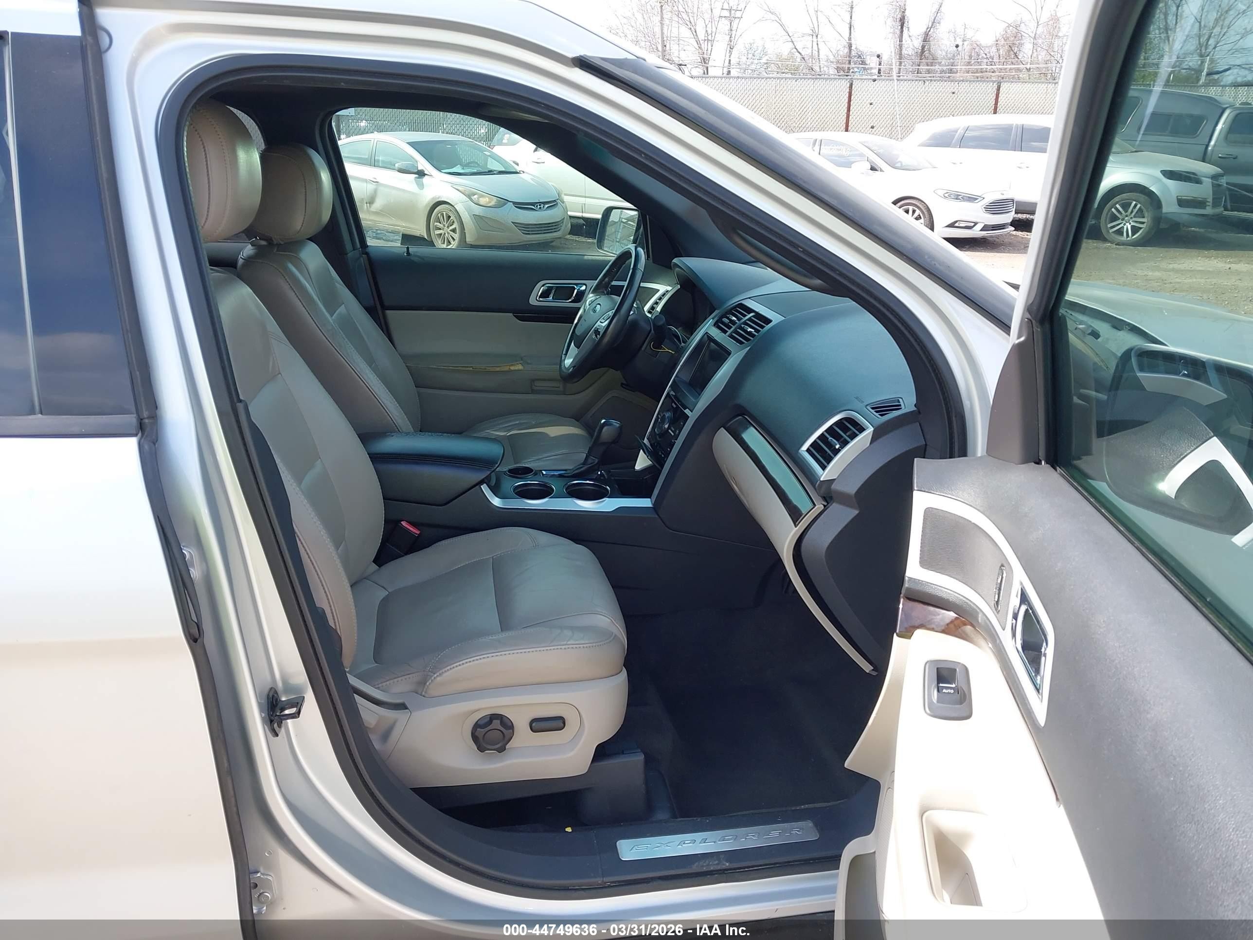 2011 Ford Explorer Limited Silver vin: 1FMHK7F89BGA48282