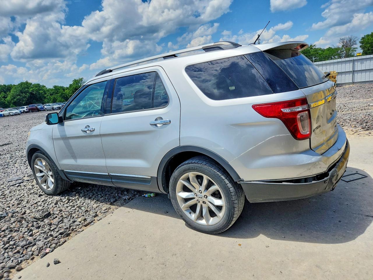 2011 Ford Explorer Limited Silver vin: 1FMHK7F89BGA60979