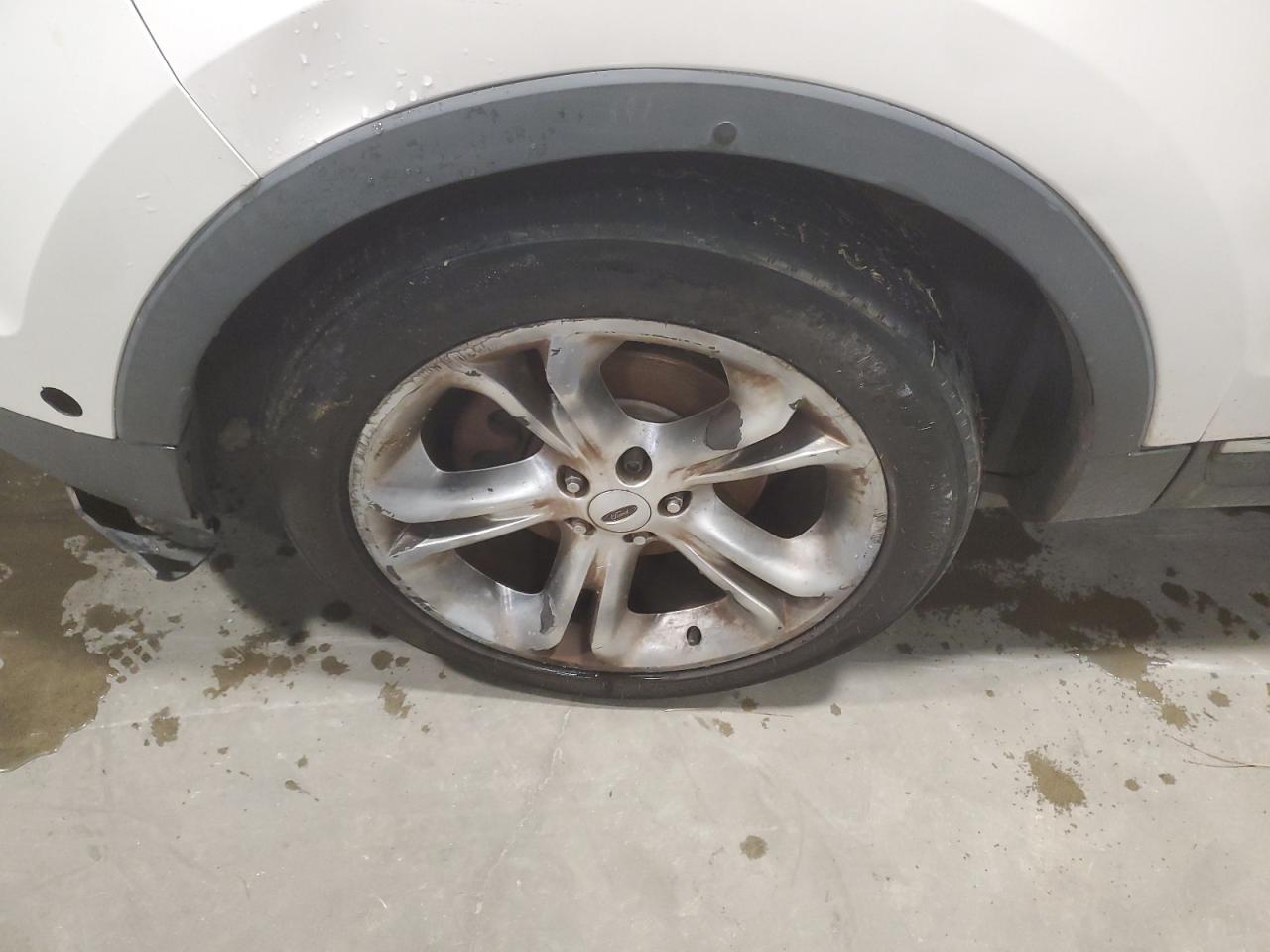 2012 Ford Explorer Limited White vin: 1FMHK7F96CGA03763 Damage: Left Front Wheel, Curb Rash, > 12 Inches