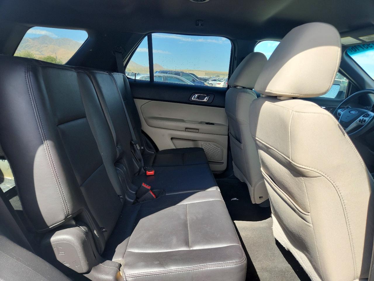 2011 Ford Explorer White vin: 1FMHK8B82BGA54128