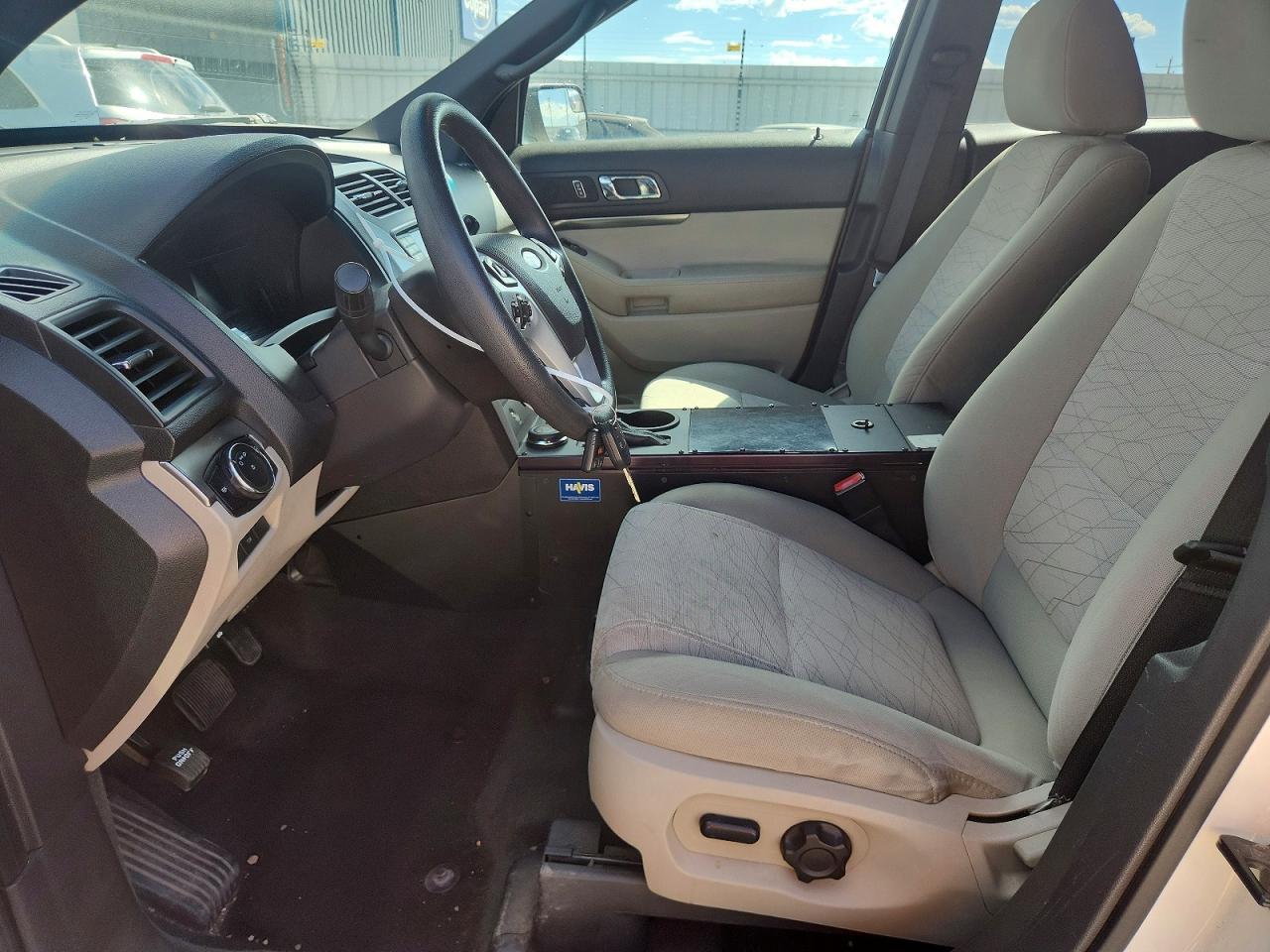 2011 Ford Explorer White vin: 1FMHK8B82BGA54128