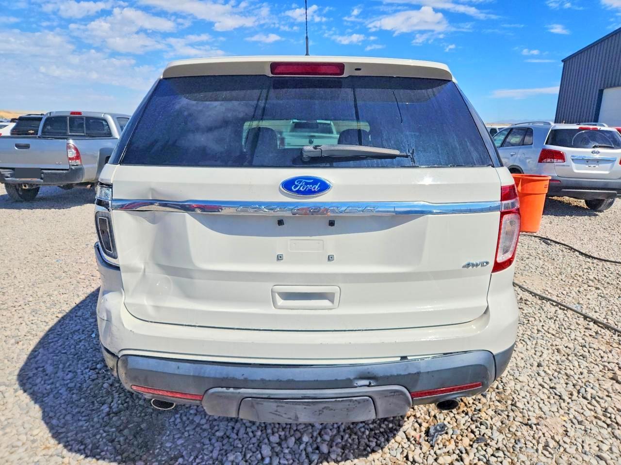 2011 Ford Explorer White vin: 1FMHK8B82BGA54128