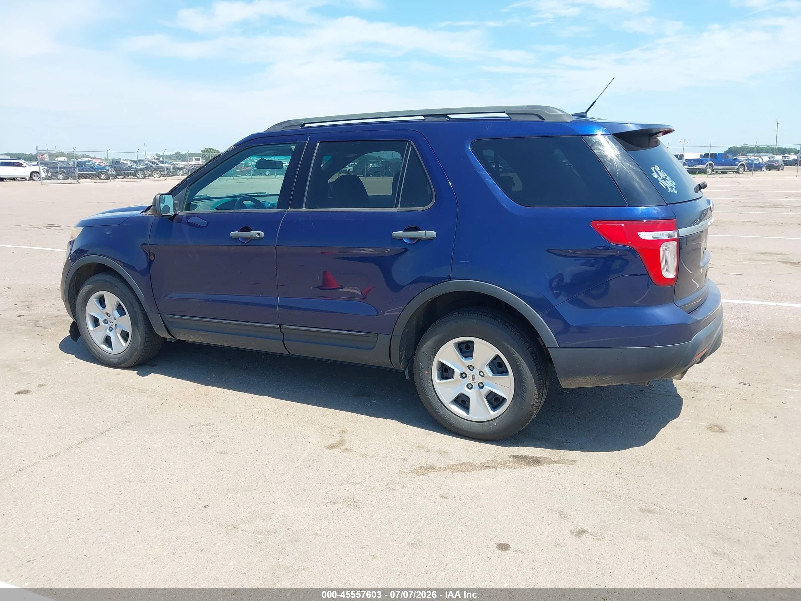 2011 Ford Explorer   Blue vin: 1FMHK8B82BGA62021