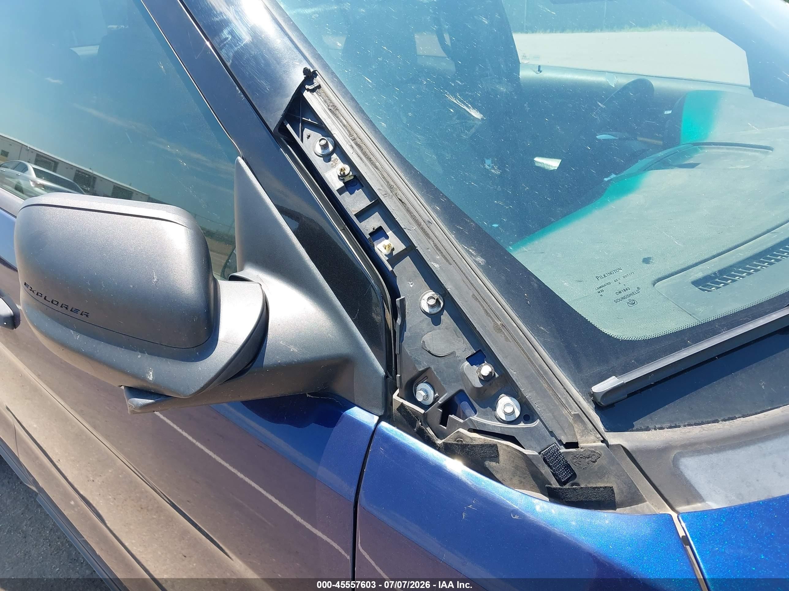 2011 Ford Explorer   Blue vin: 1FMHK8B82BGA62021