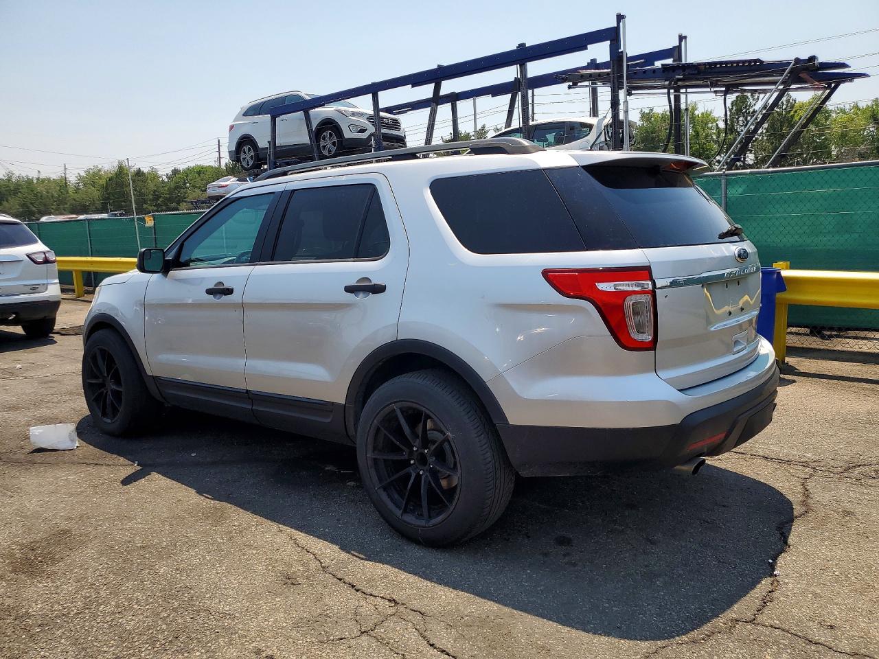 2011 Ford Explorer Silver vin: 1FMHK8B82BGA69602