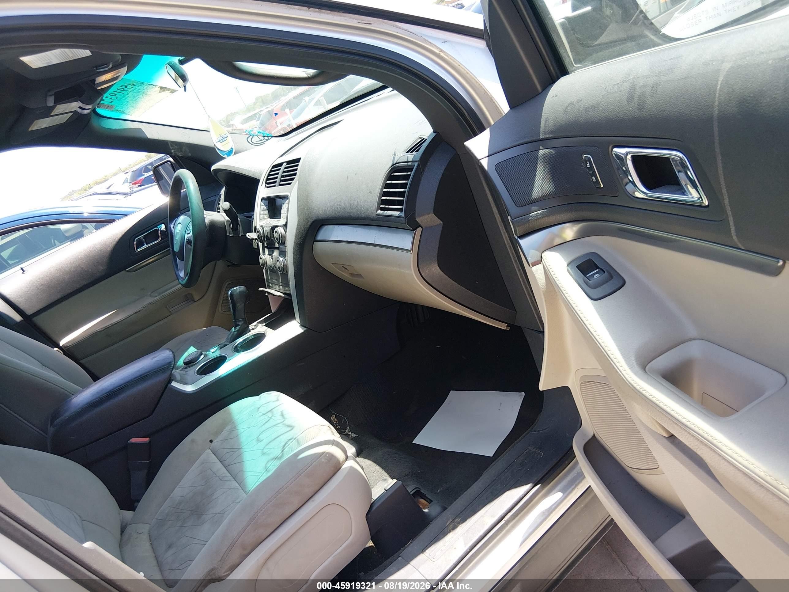 2011 Ford Explorer   Gray vin: 1FMHK8B82BGA73777