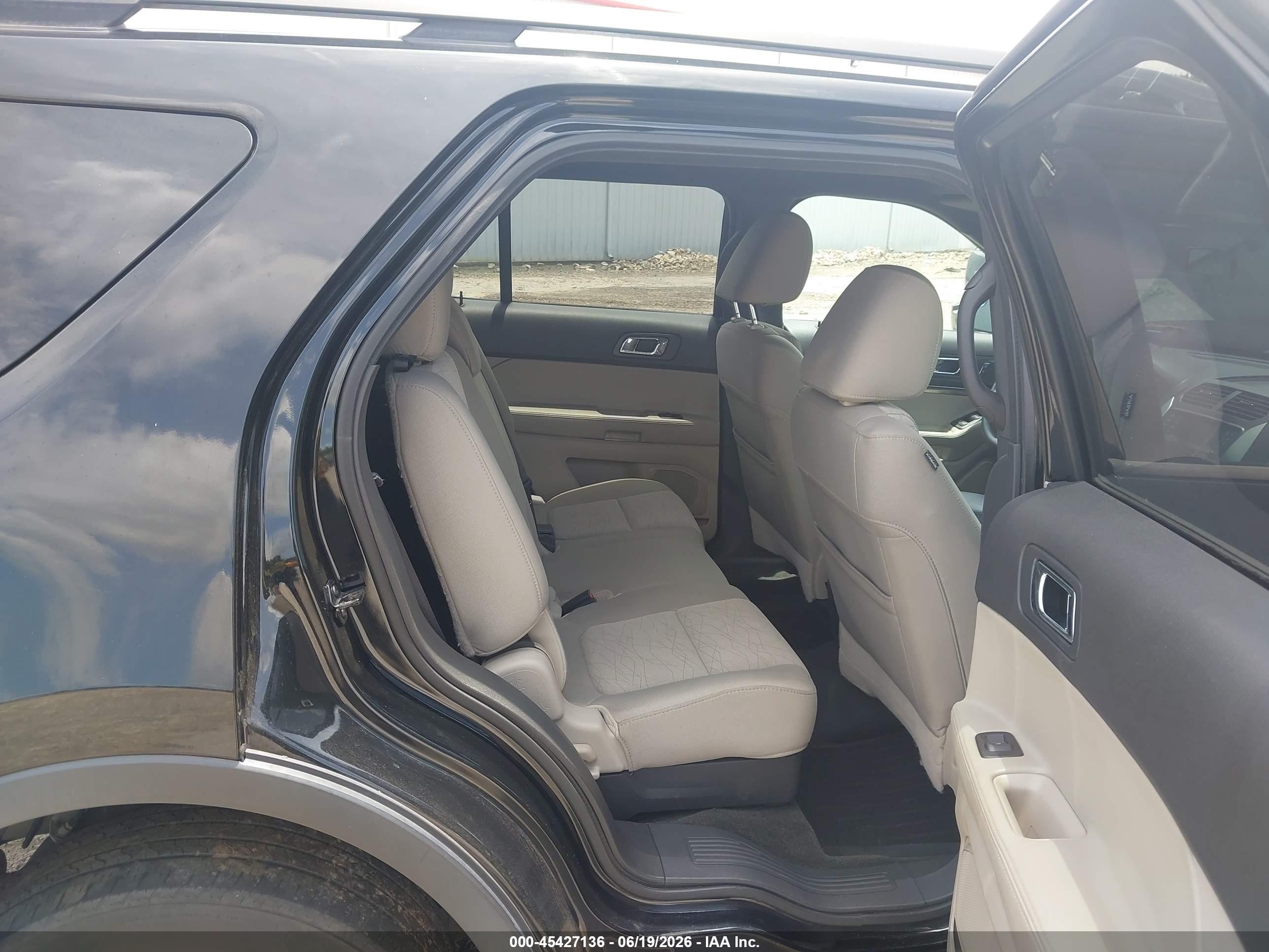 2012 Ford Explorer   Black vin: 1FMHK8B83CGA21365
