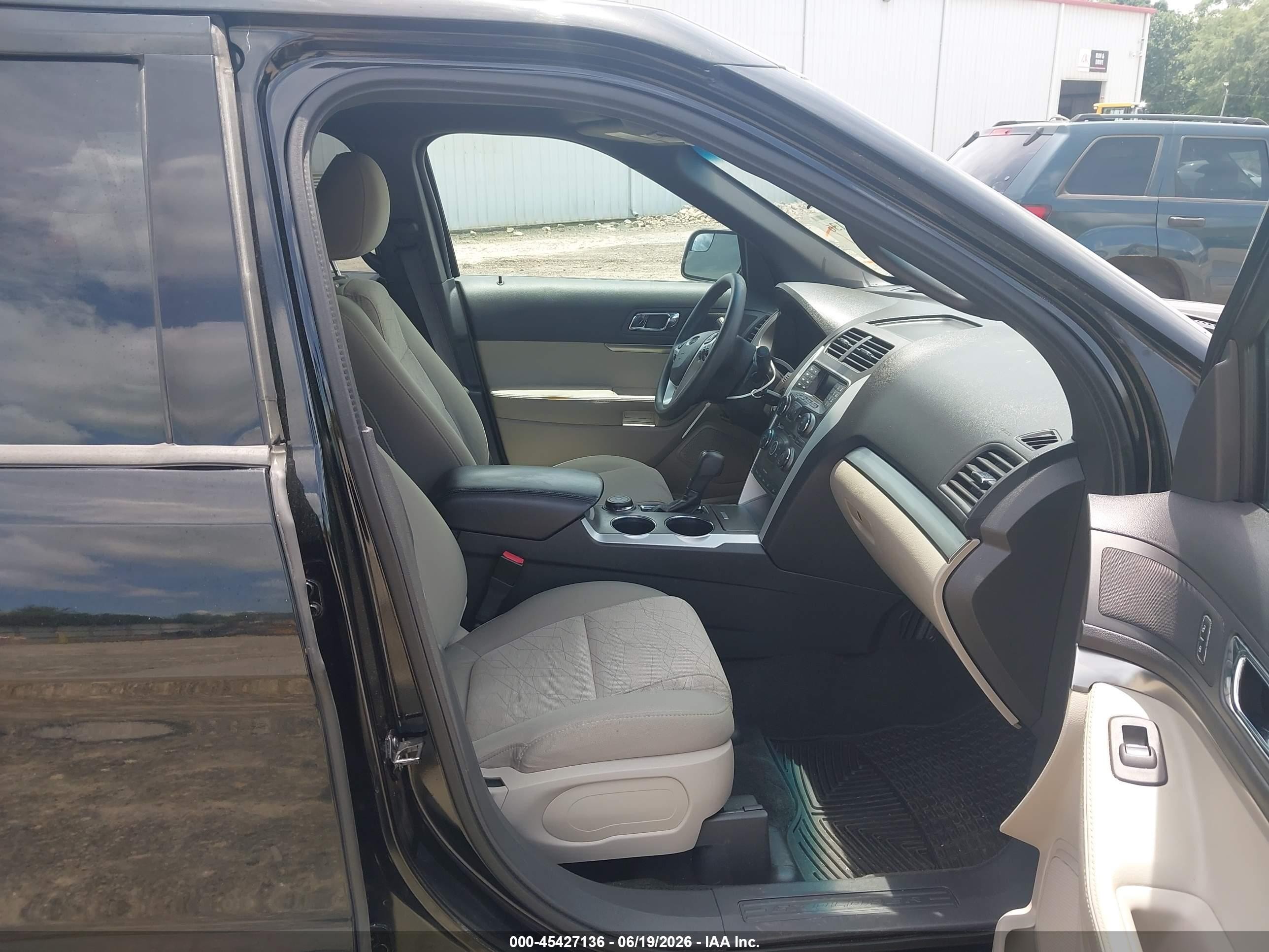 2012 Ford Explorer   Black vin: 1FMHK8B83CGA21365