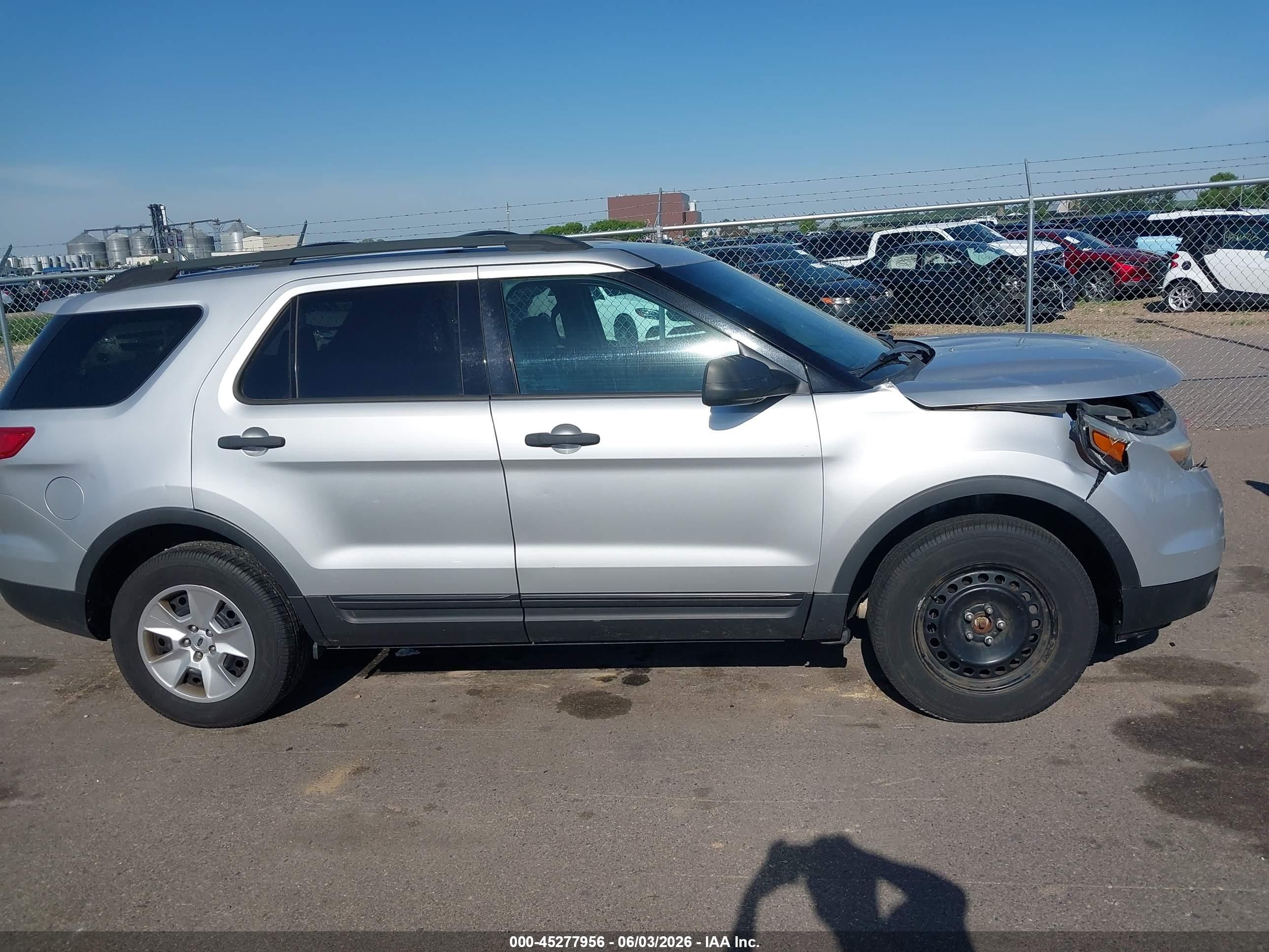2012 Ford Explorer   Серебряный vin: 1FMHK8B85CGA89358