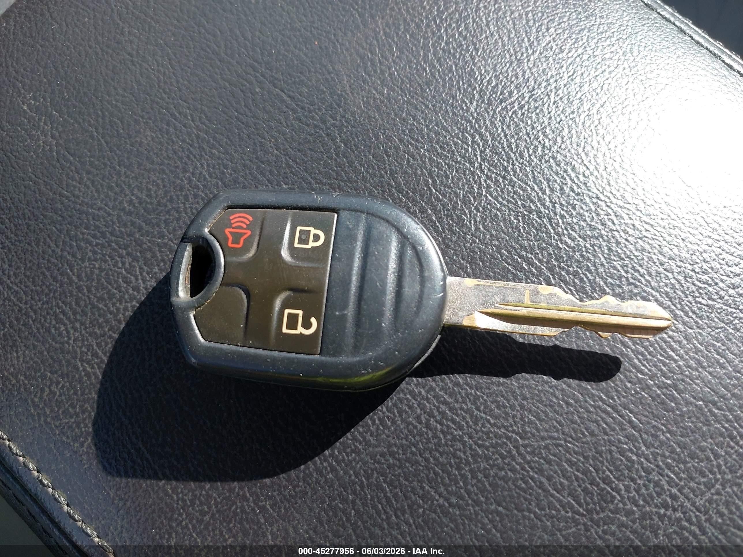 2012 Ford Explorer   Серебряный vin: 1FMHK8B85CGA89358