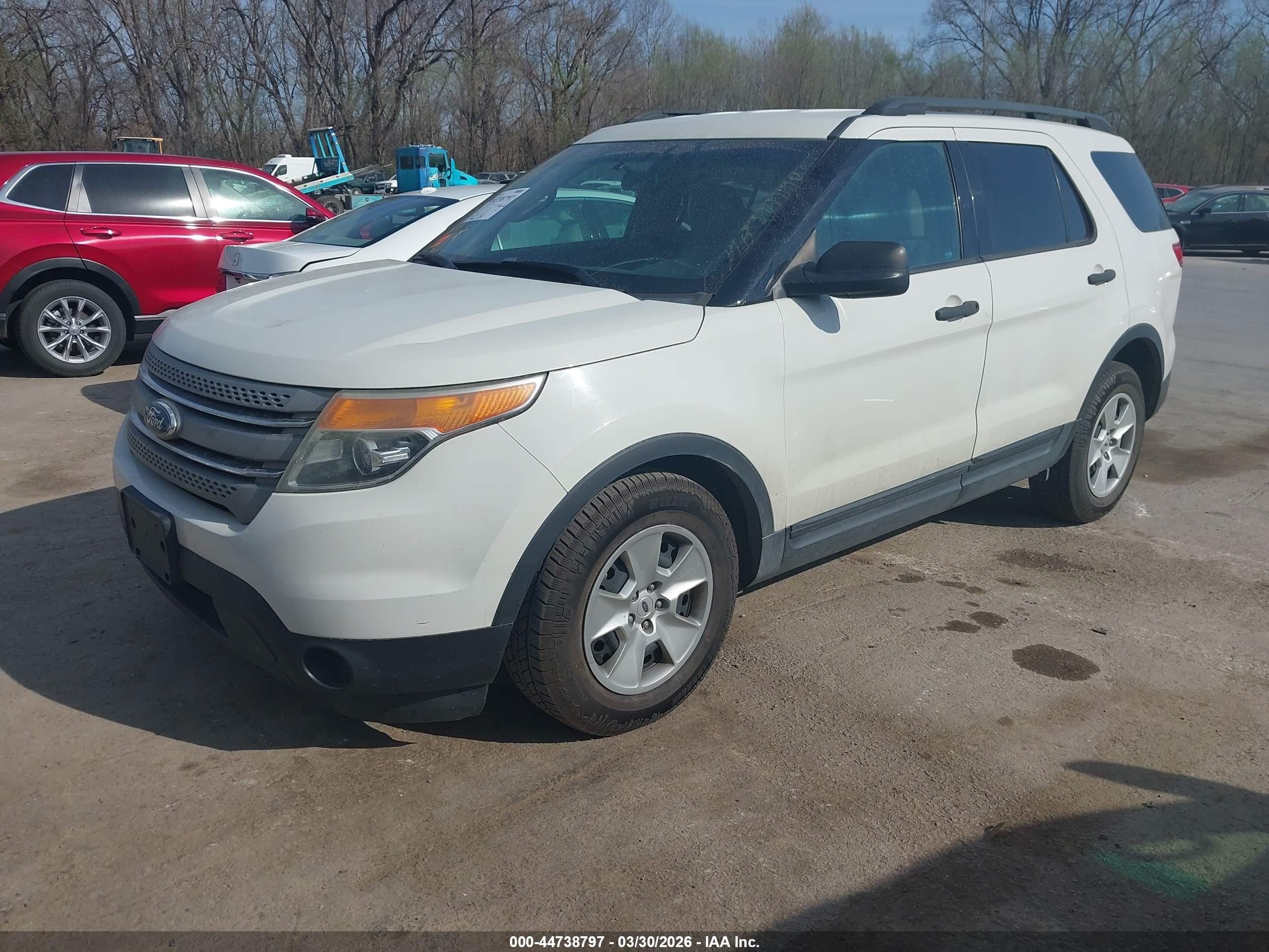 2011 Ford Explorer   White vin: 1FMHK8B86BGA39664