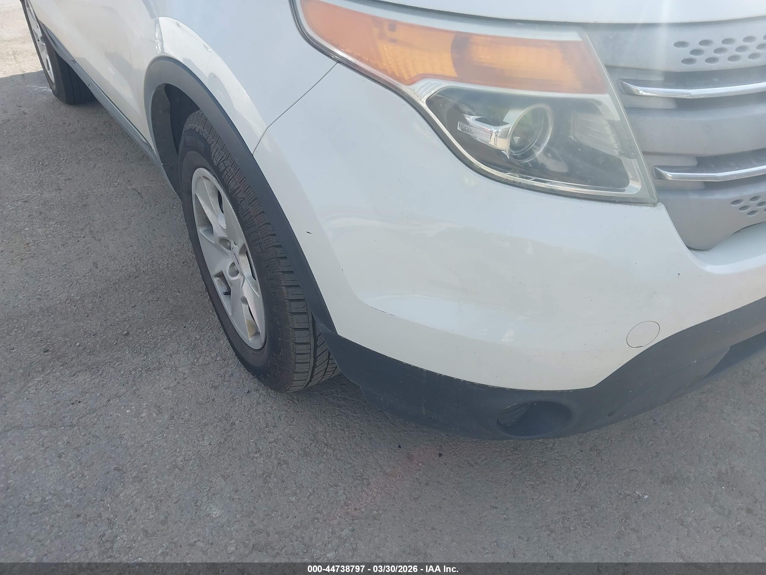 2011 Ford Explorer   White vin: 1FMHK8B86BGA39664