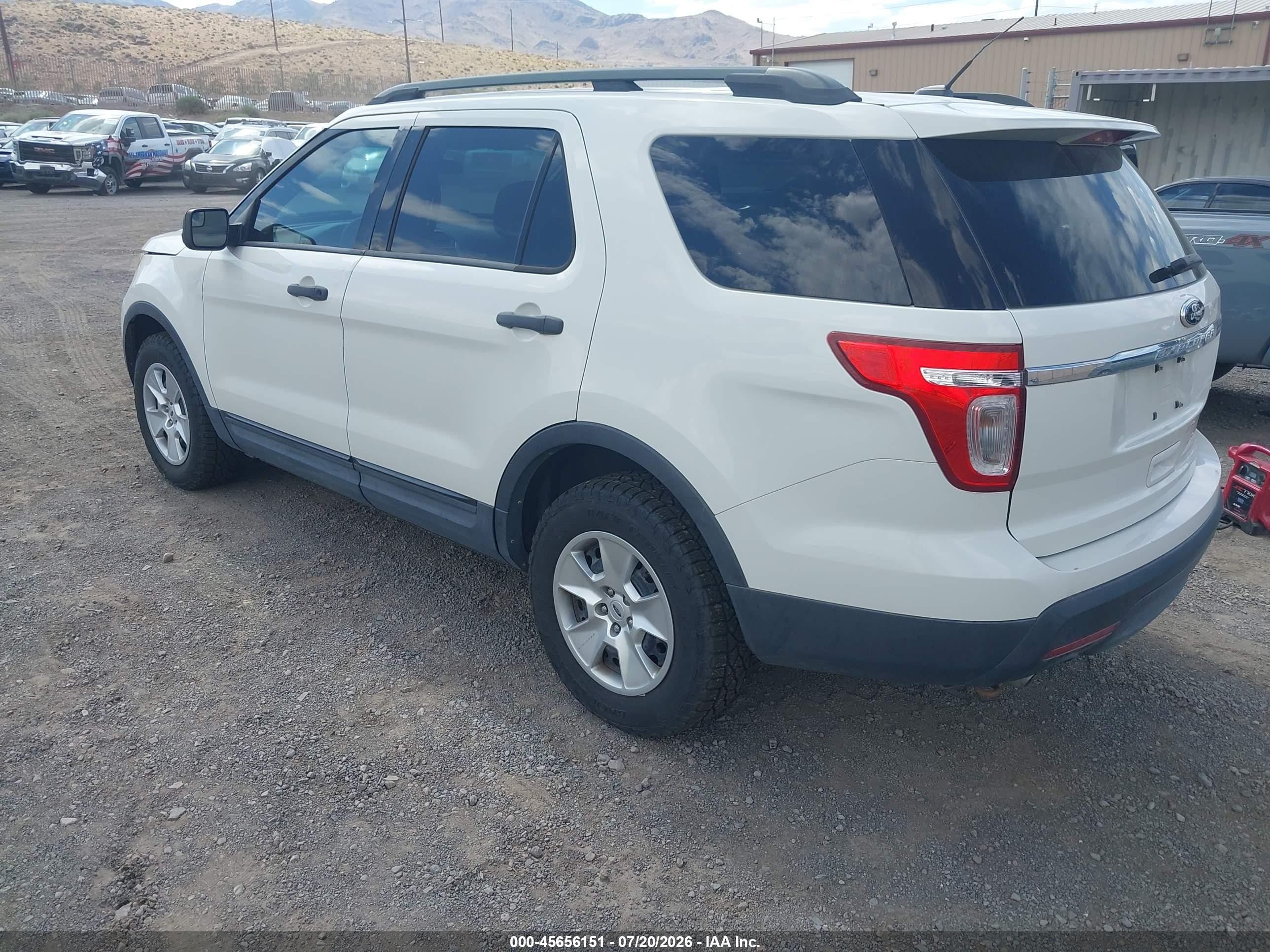 2012 Ford Explorer   White vin: 1FMHK8B87CGA95128