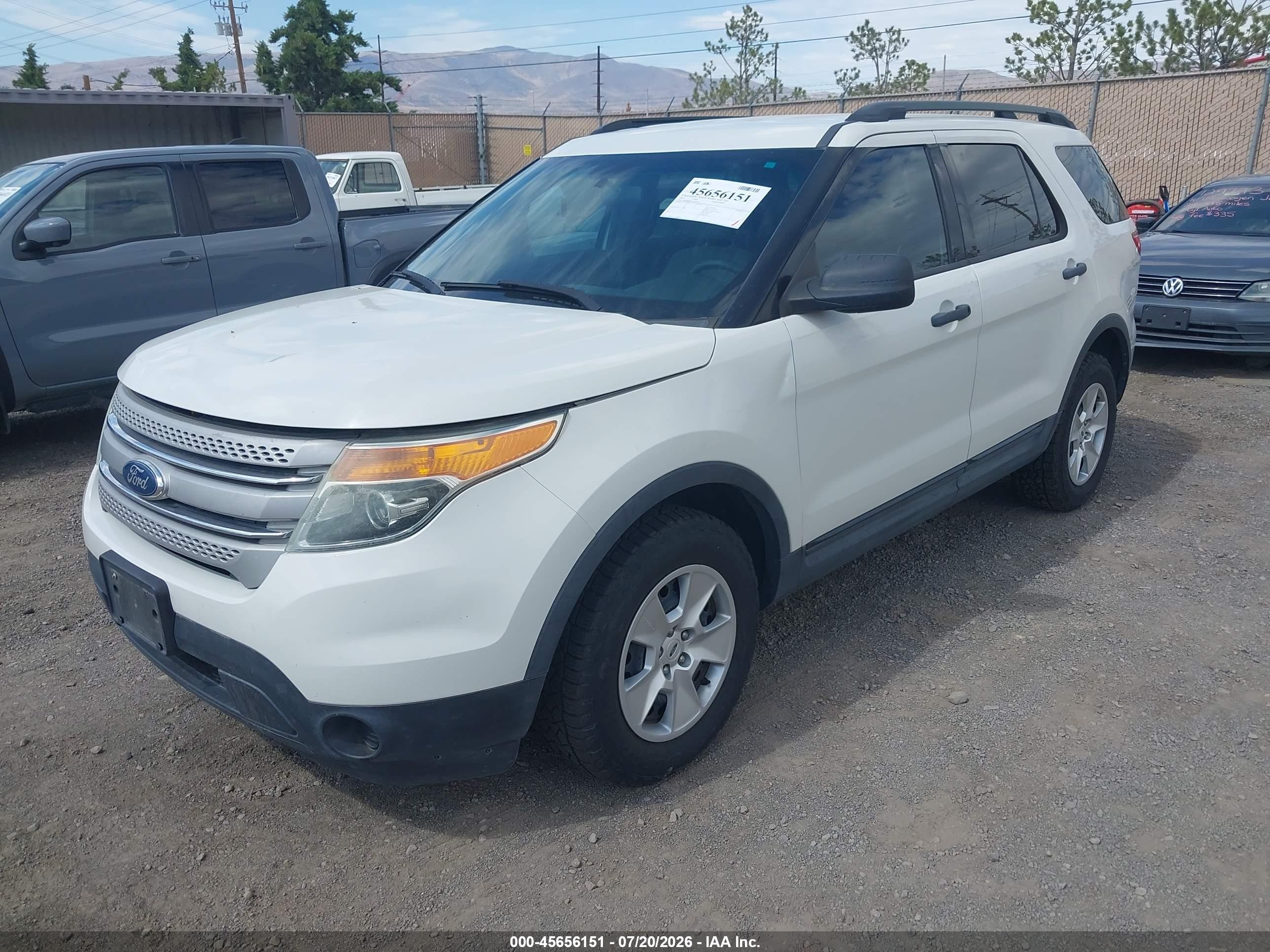 2012 Ford Explorer   White vin: 1FMHK8B87CGA95128
