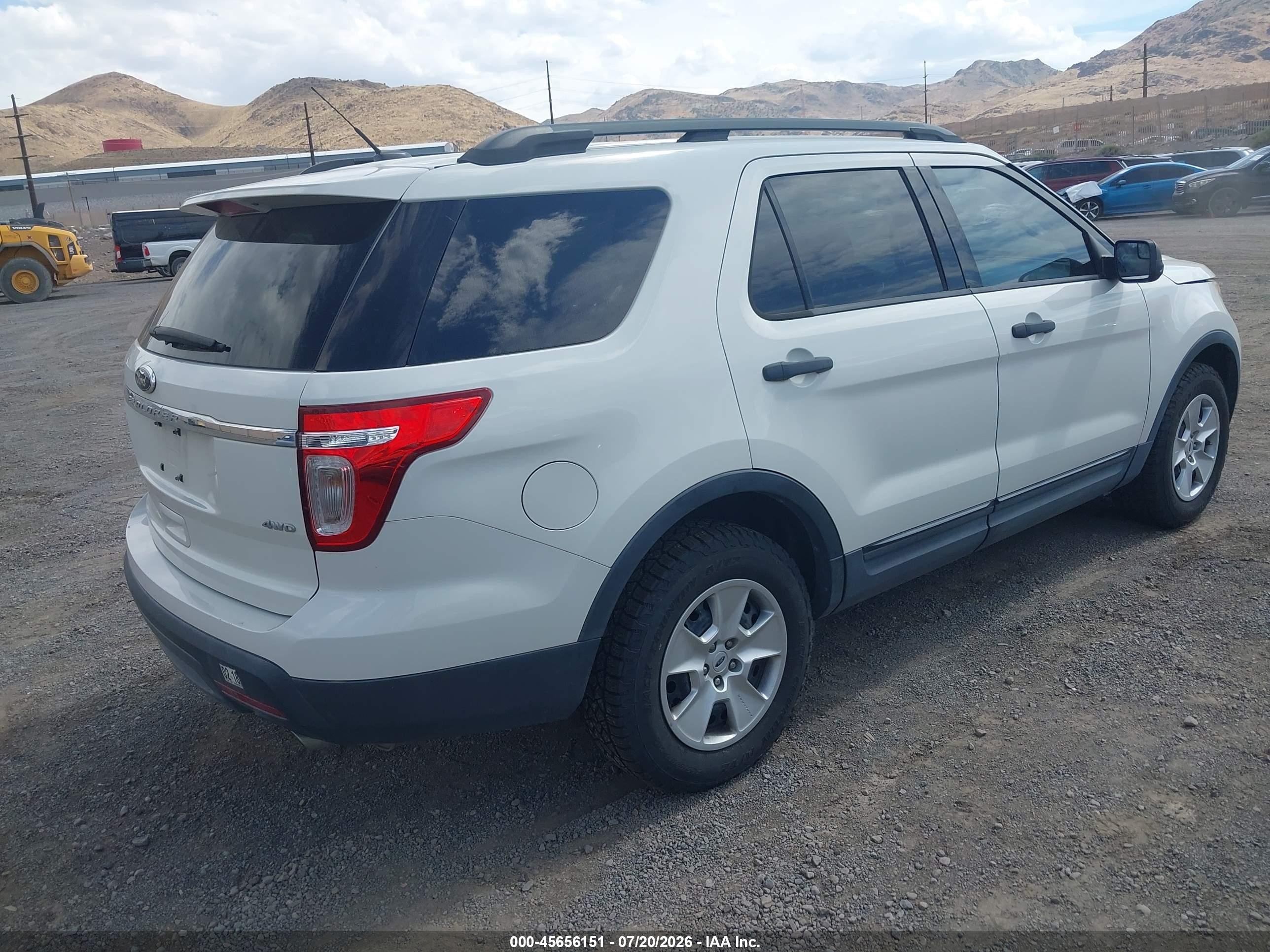 2012 Ford Explorer   White vin: 1FMHK8B87CGA95128