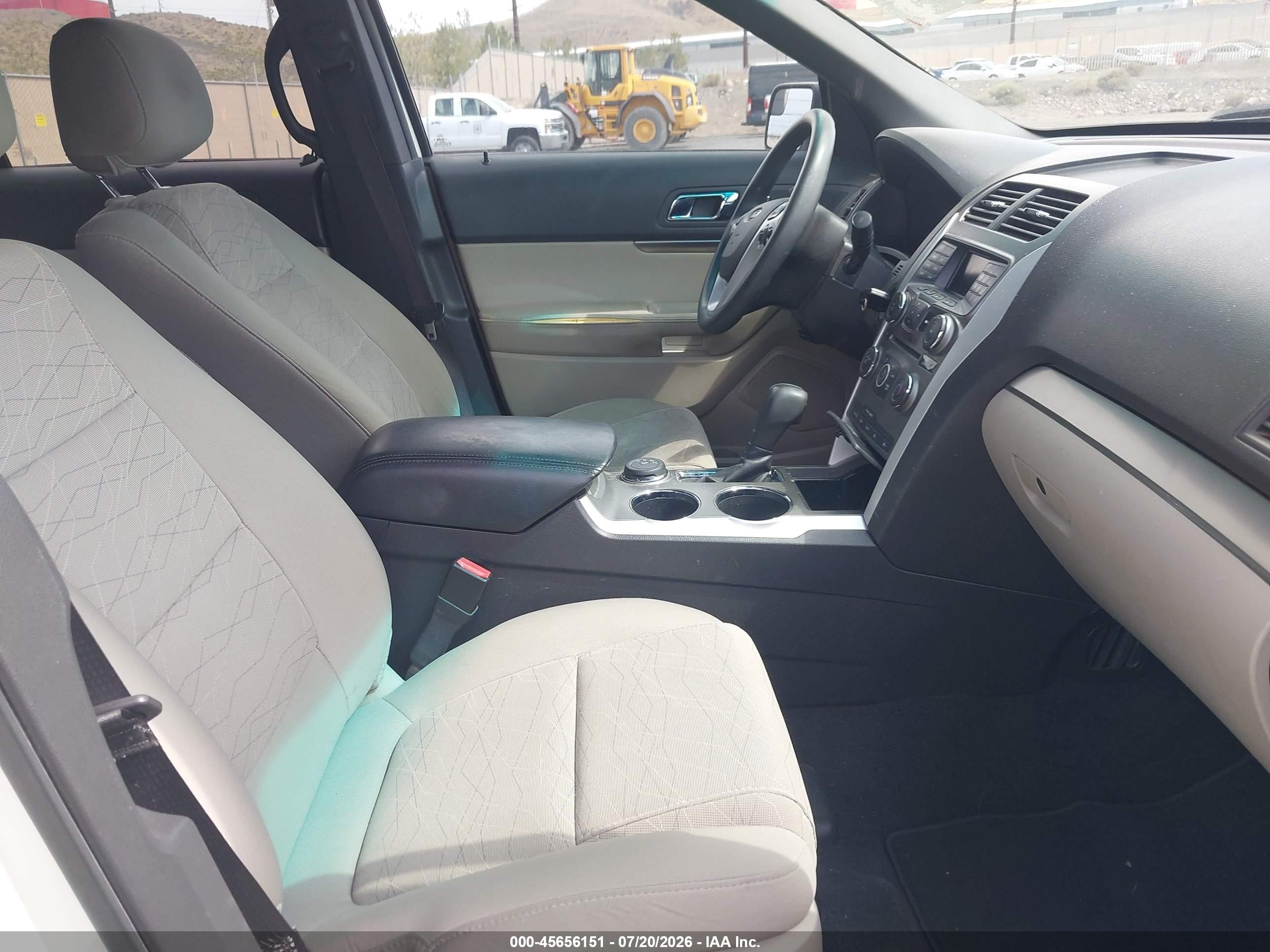 2012 Ford Explorer   White vin: 1FMHK8B87CGA95128