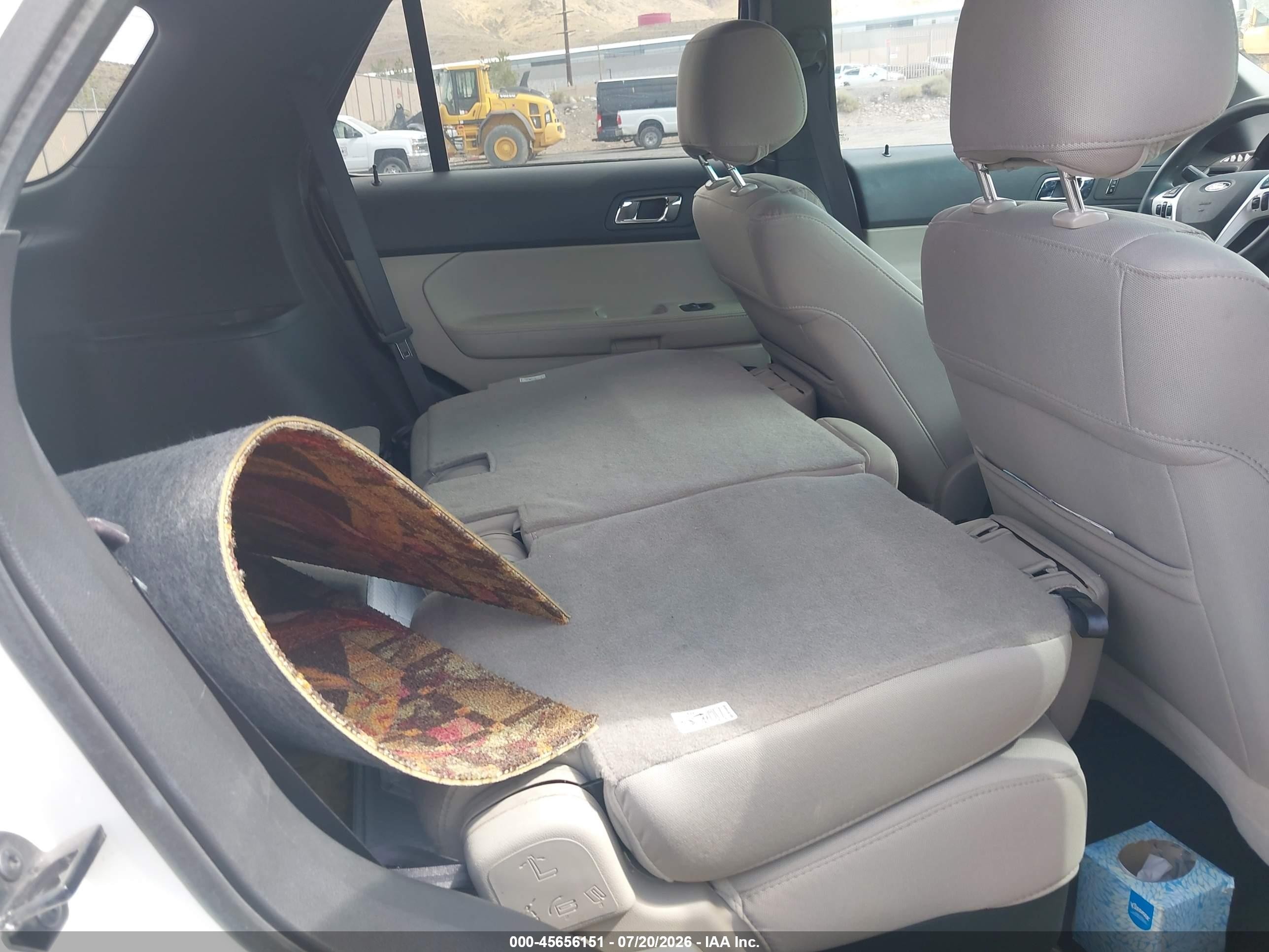 2012 Ford Explorer   White vin: 1FMHK8B87CGA95128