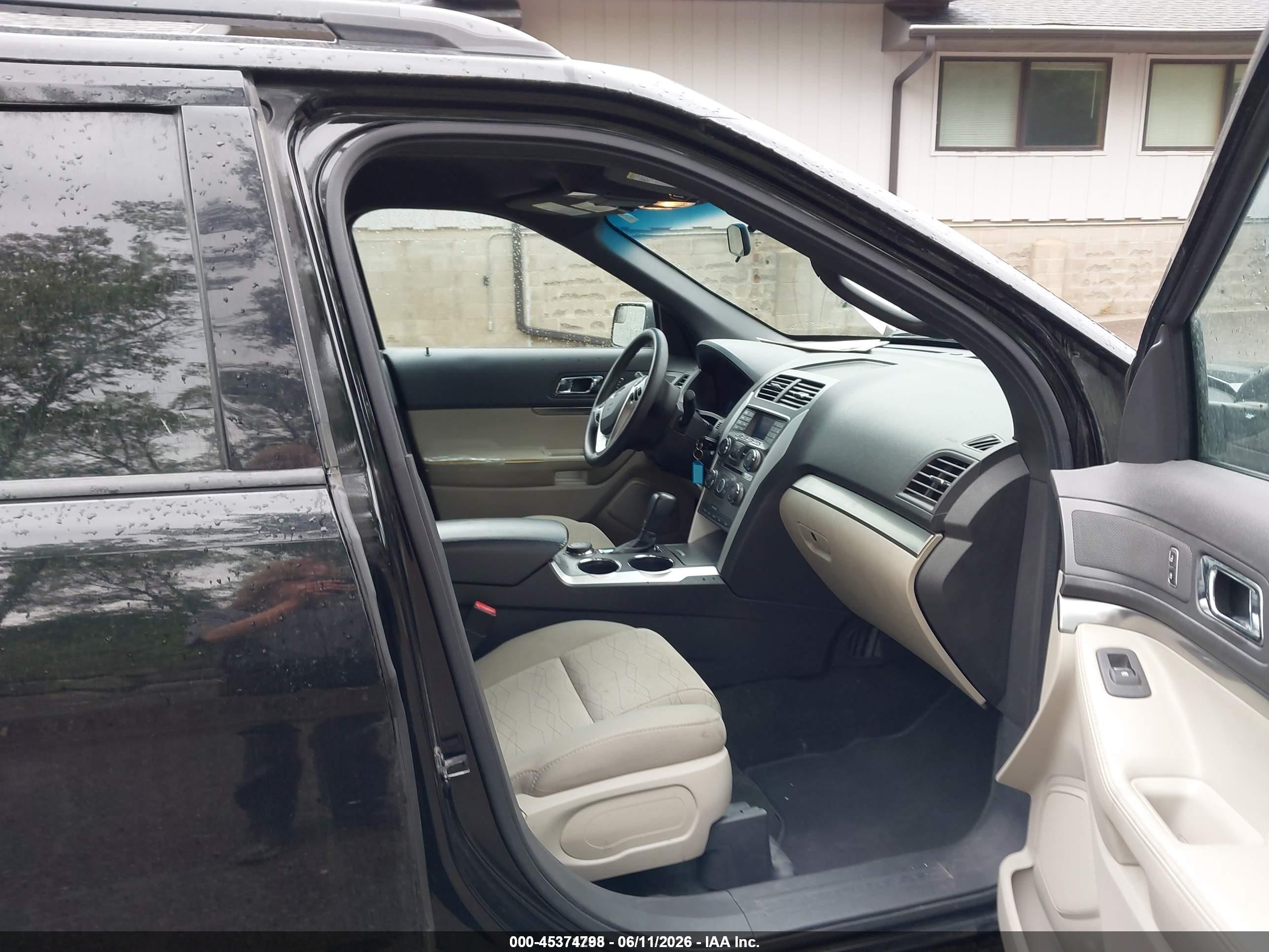 2012 Ford Explorer   Black vin: 1FMHK8B8XCGA21444