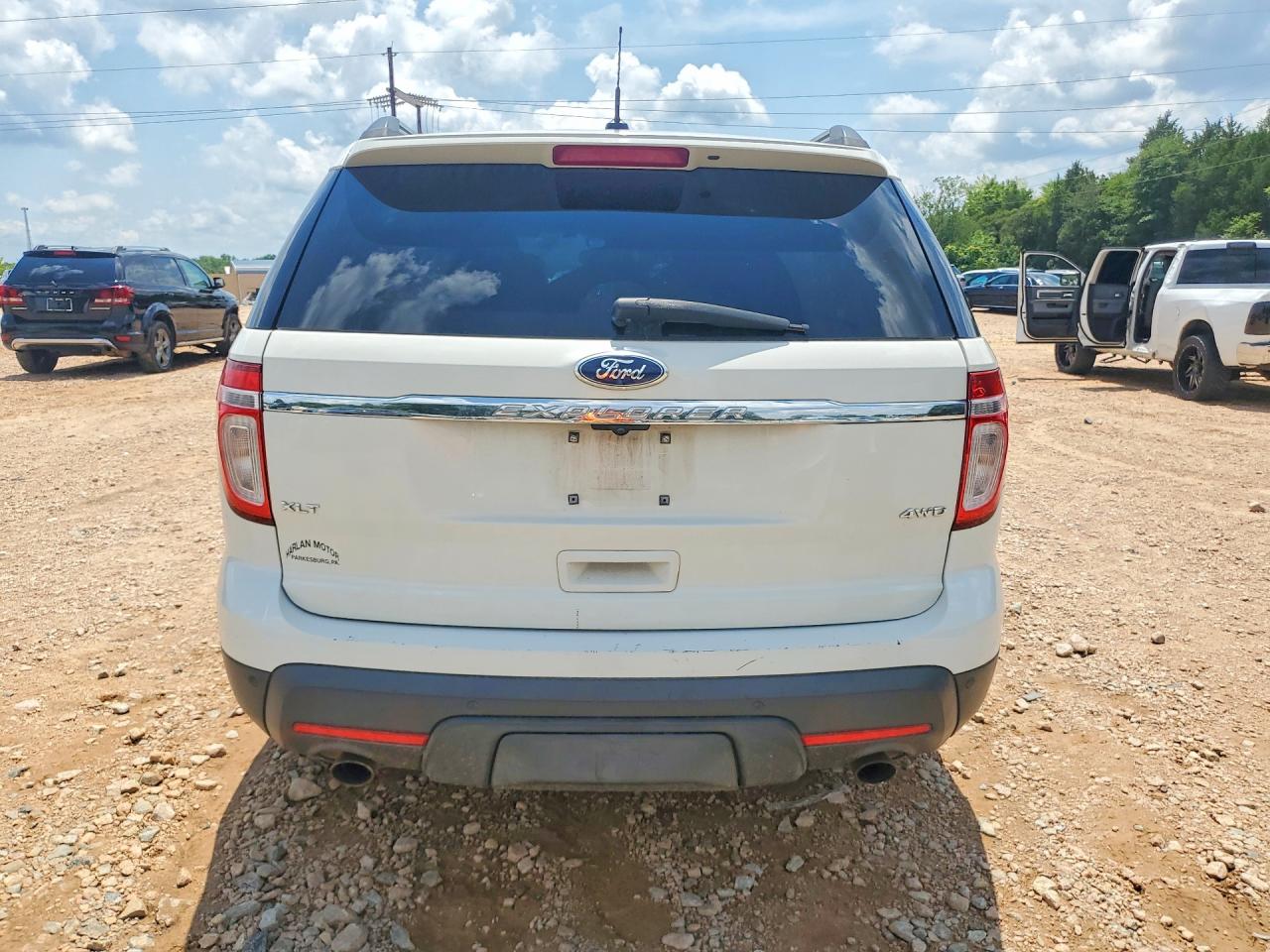 2011 Ford Explorer Xlt White vin: 1FMHK8D80BGA08634