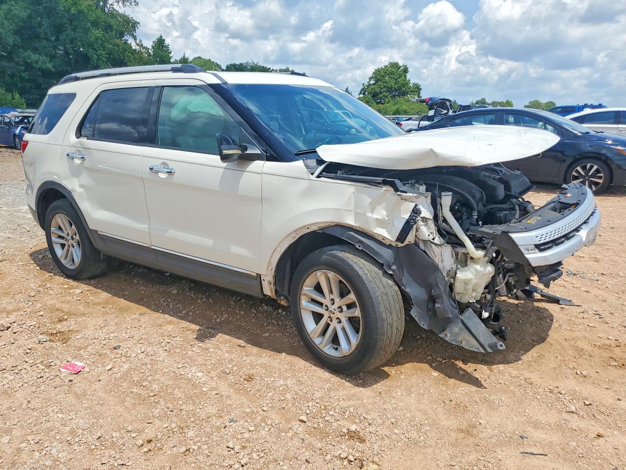 2011 Ford Explorer Xlt White vin: 1FMHK8D80BGA08634