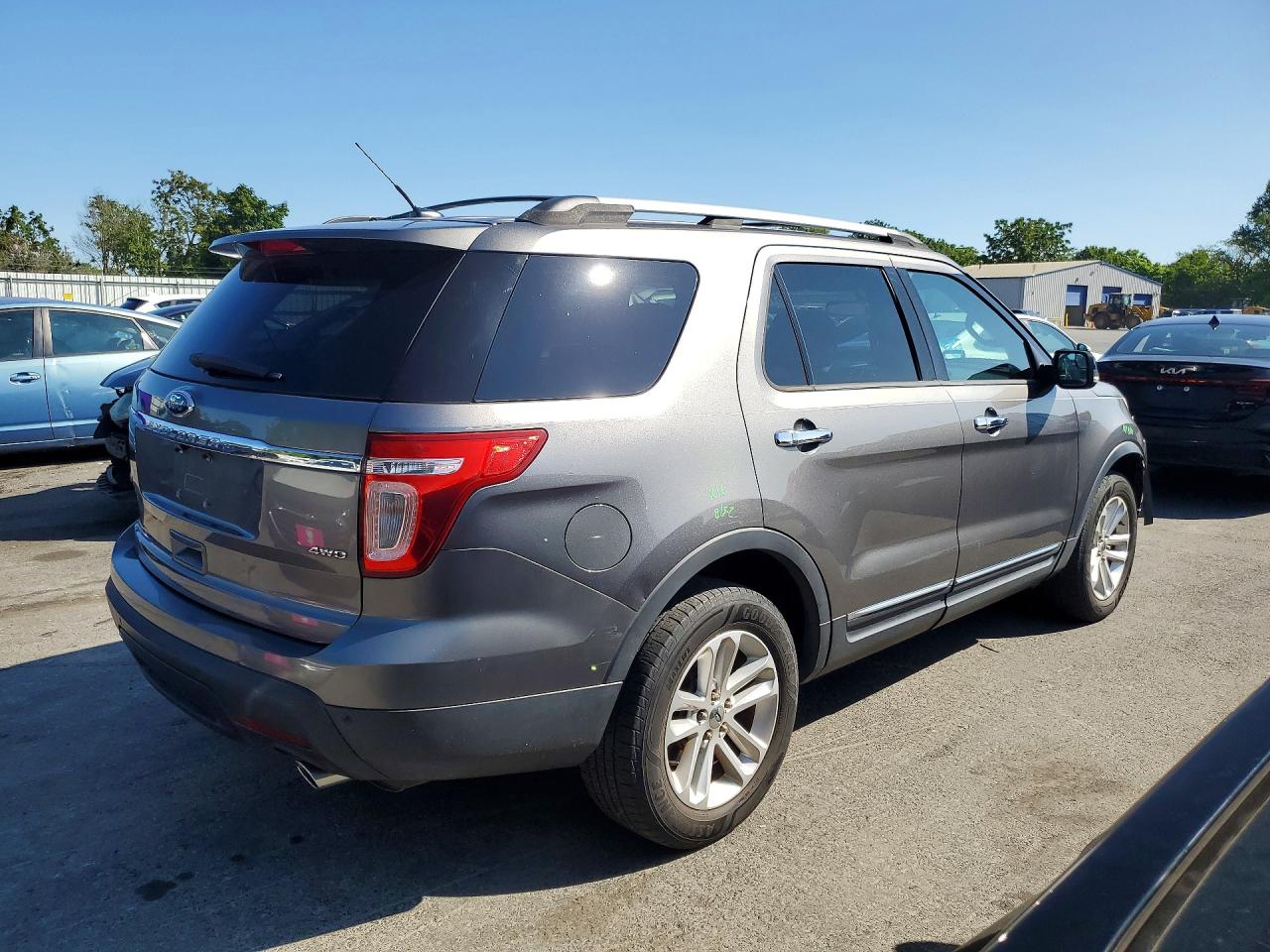 2011 Ford Explorer Xlt Gray vin: 1FMHK8D80BGA13736