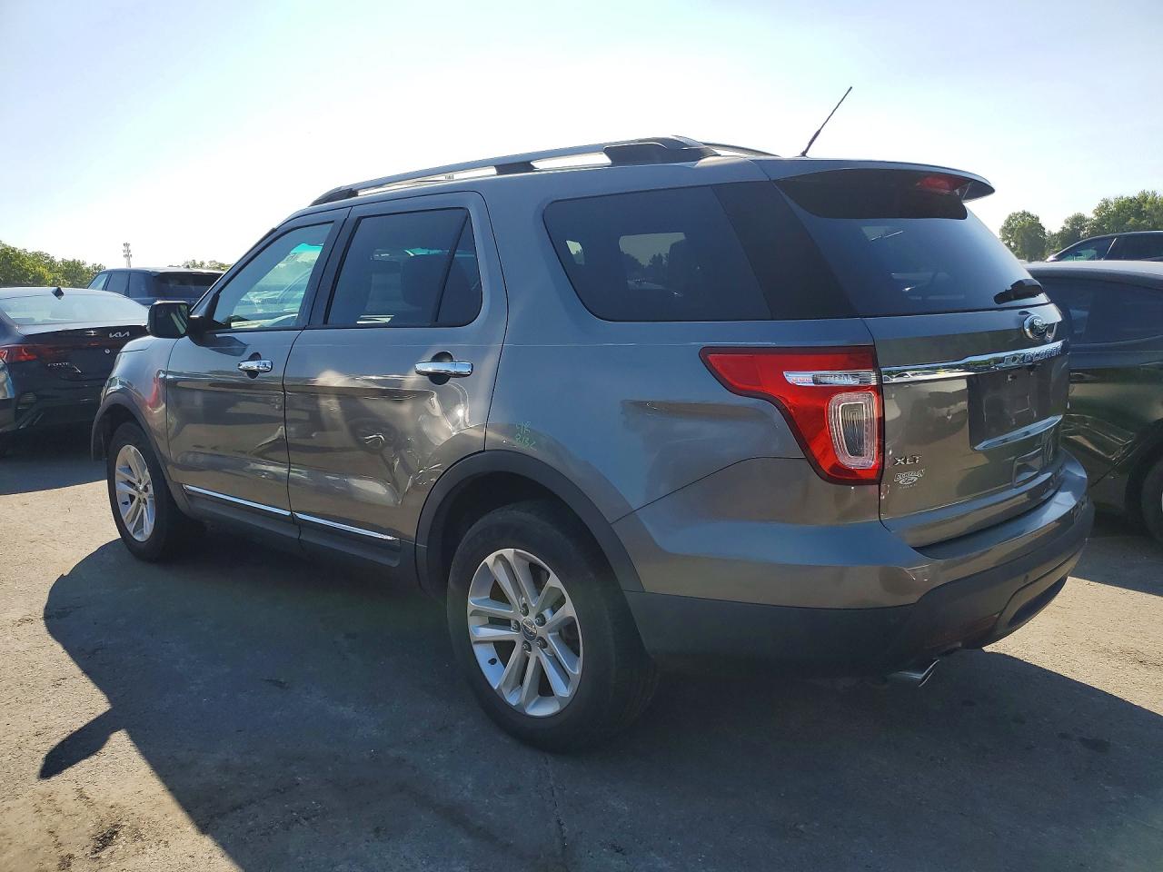 2011 Ford Explorer Xlt Gray vin: 1FMHK8D80BGA13736