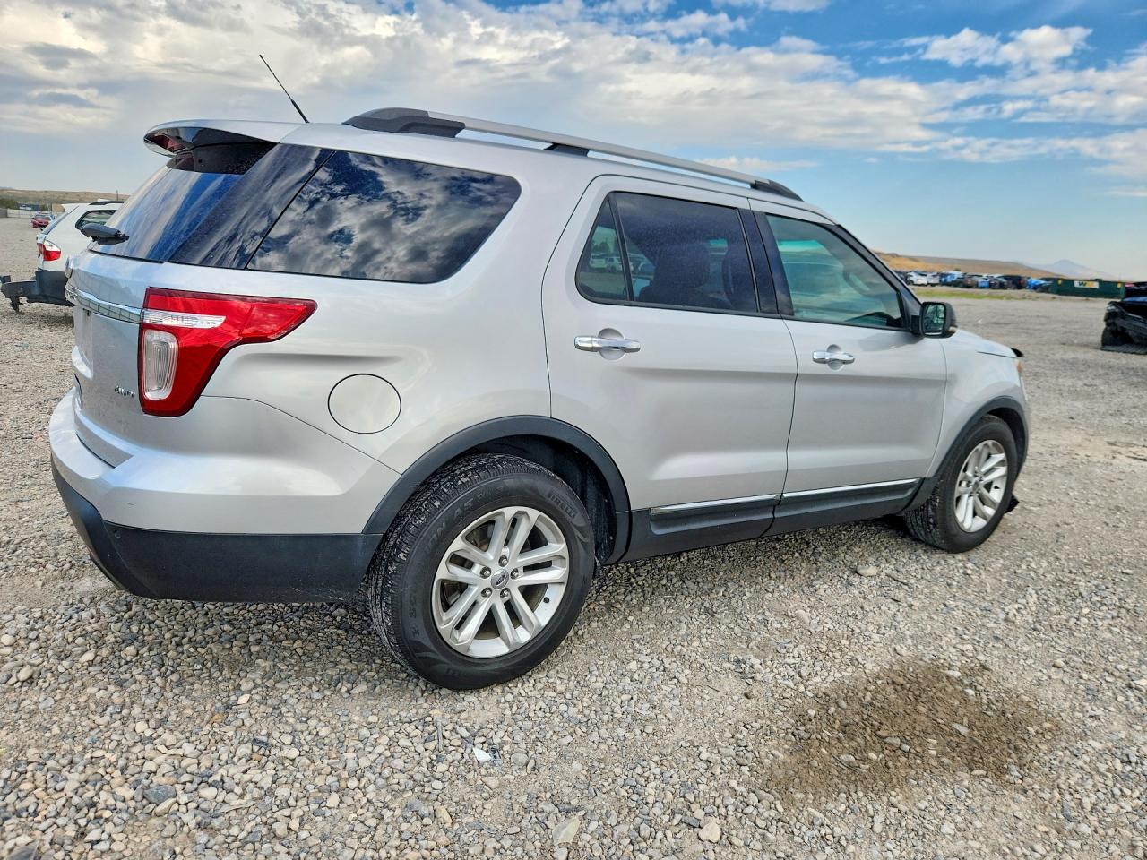 2011 Ford Explorer Xlt Silver vin: 1FMHK8D80BGA27622