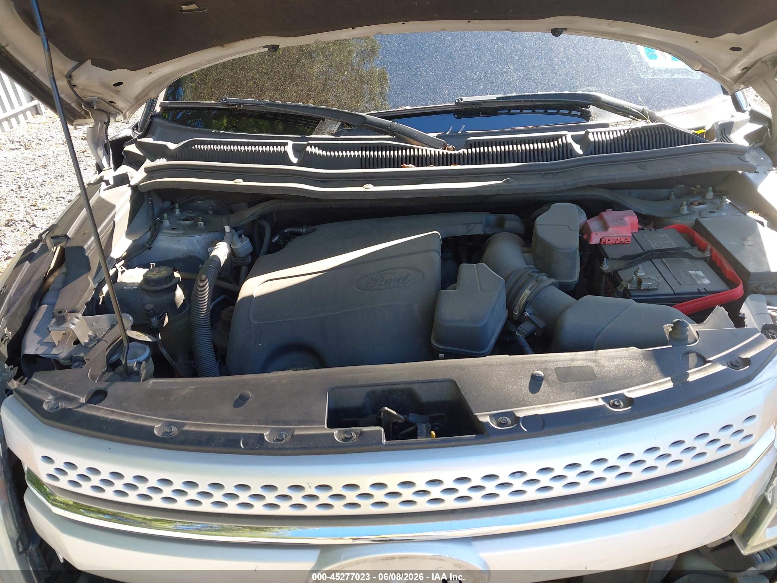 2011 Ford Explorer Xlt Silver vin: 1FMHK8D80BGA40743