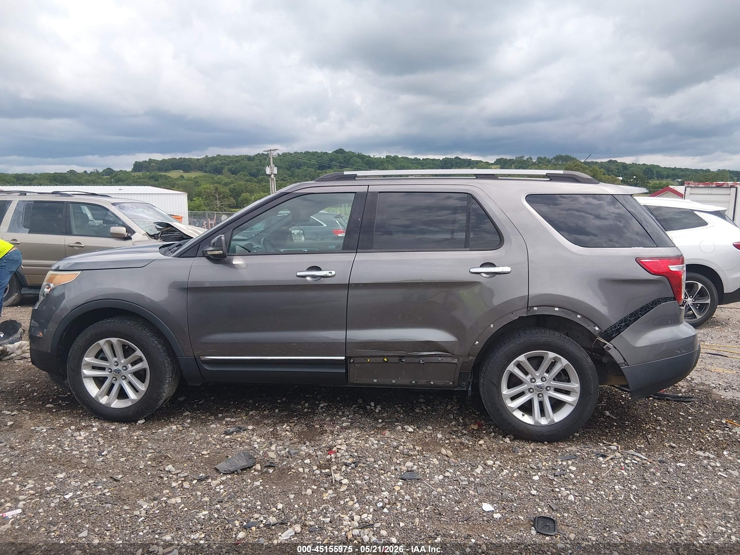 2011 Ford Explorer Xlt Серый vin: 1FMHK8D80BGA41259