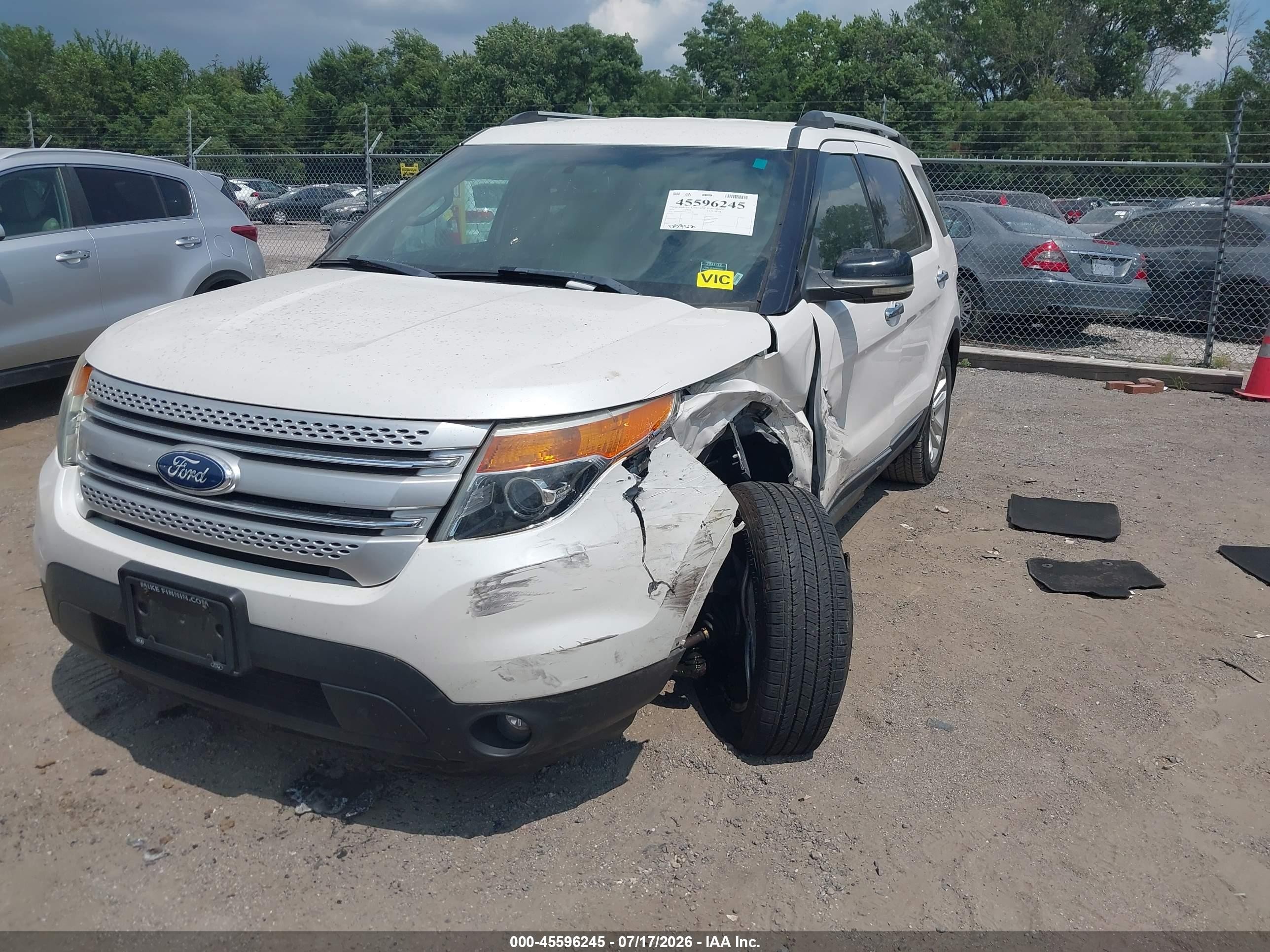 2011 Ford Explorer Xlt White vin: 1FMHK8D80BGA86797