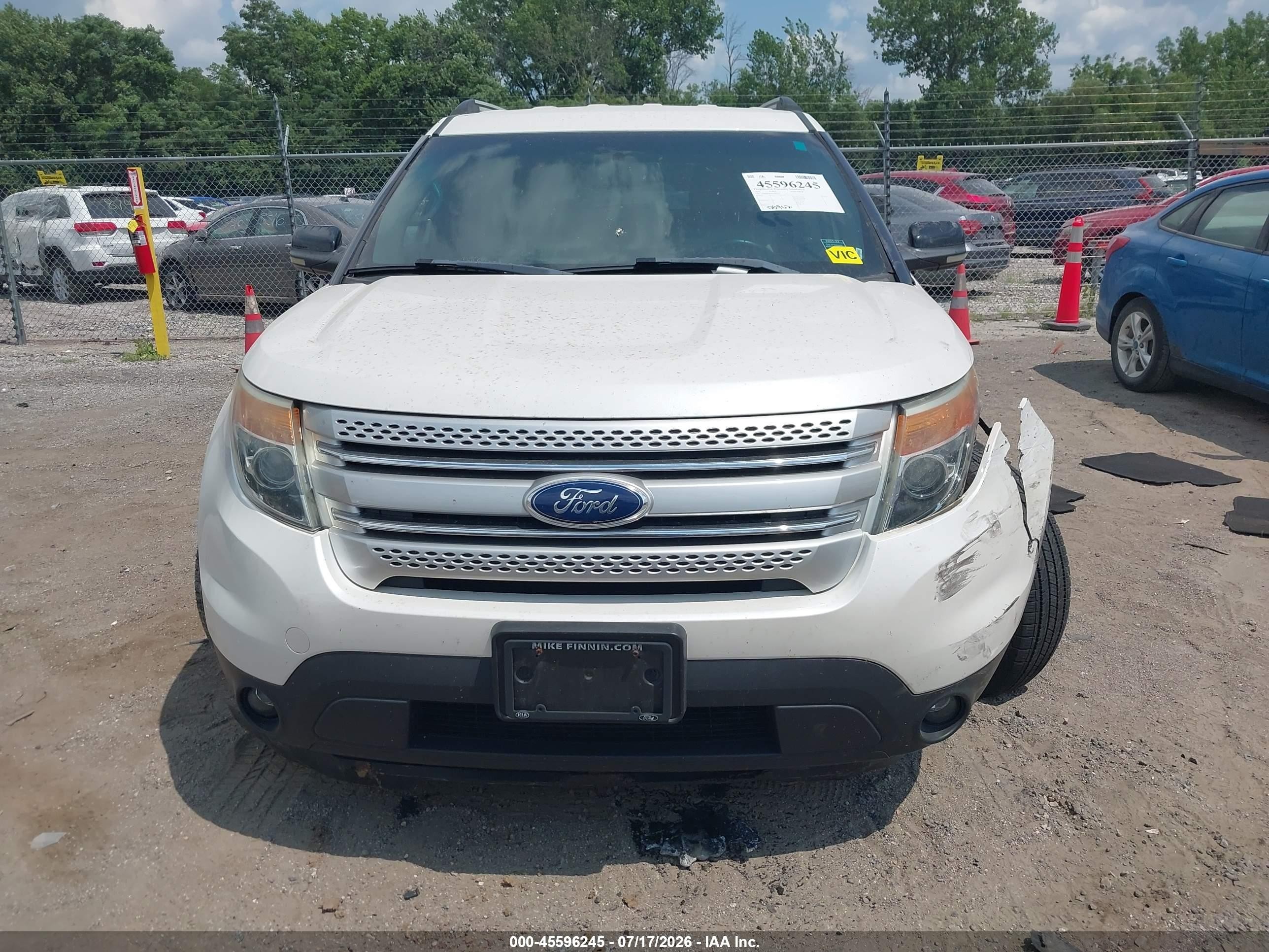 2011 Ford Explorer Xlt White vin: 1FMHK8D80BGA86797