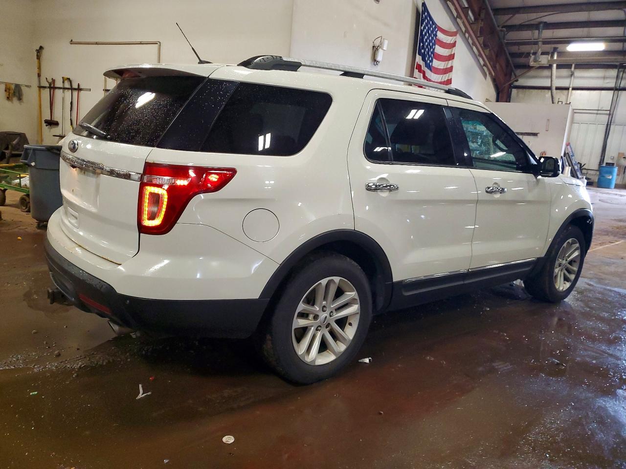 2012 Ford Explorer Xlt White vin: 1FMHK8D80CGA05847