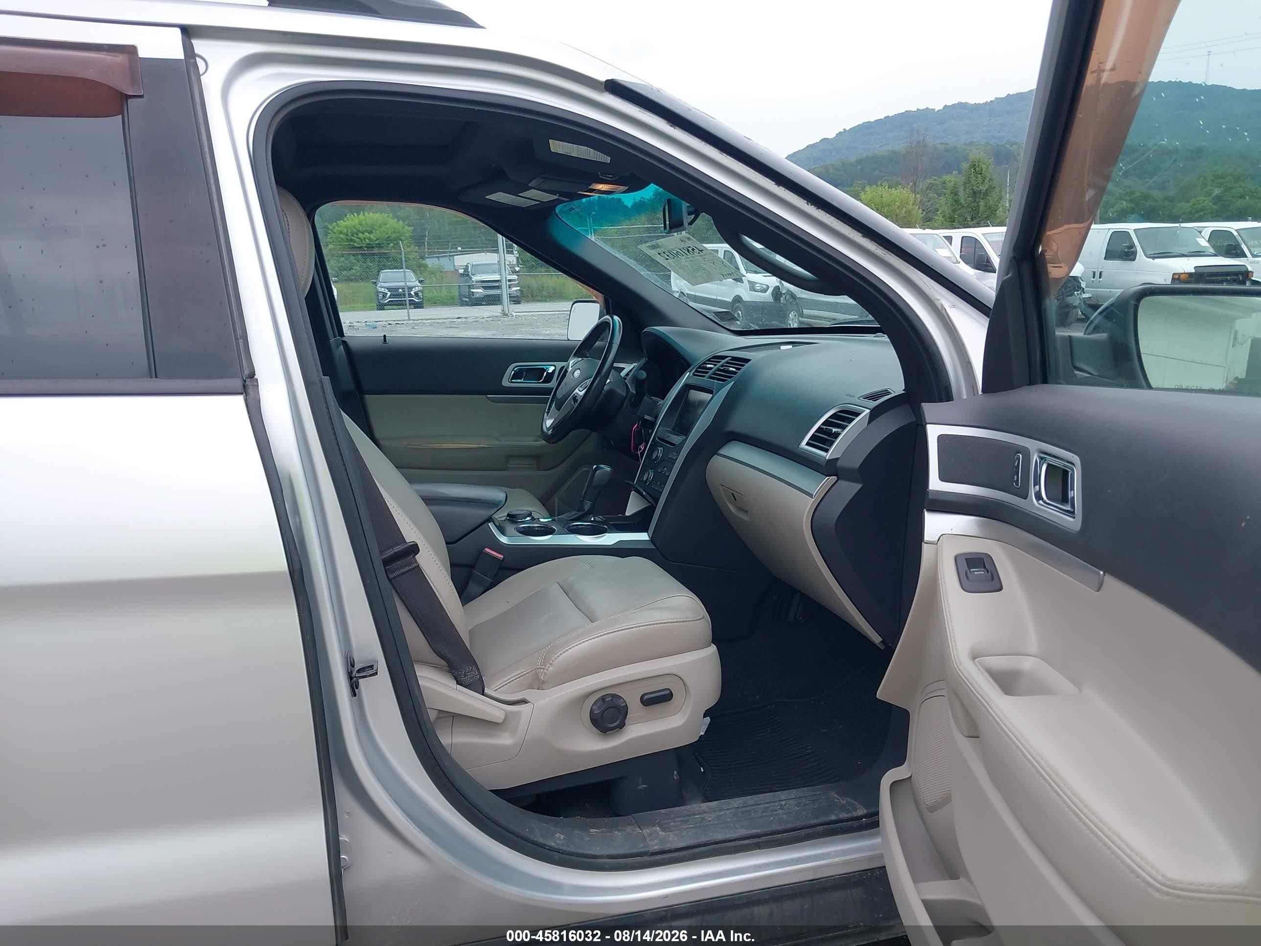 2012 Ford Explorer Xlt Silver vin: 1FMHK8D80CGA07081