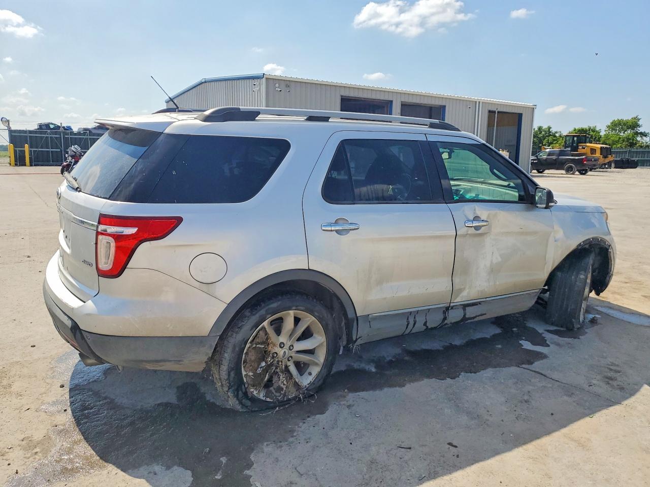 2012 Ford Explorer Xlt Silver vin: 1FMHK8D80CGA40064
