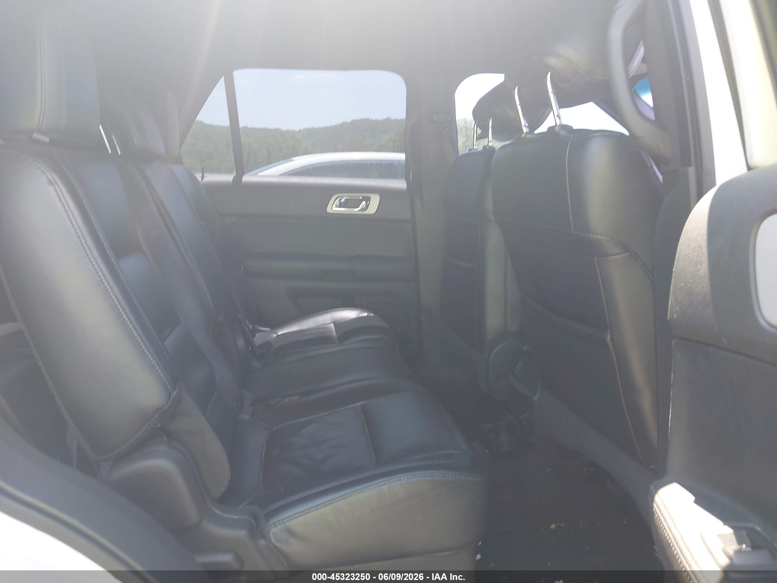 2012 Ford Explorer Xlt White vin: 1FMHK8D80CGA70438
