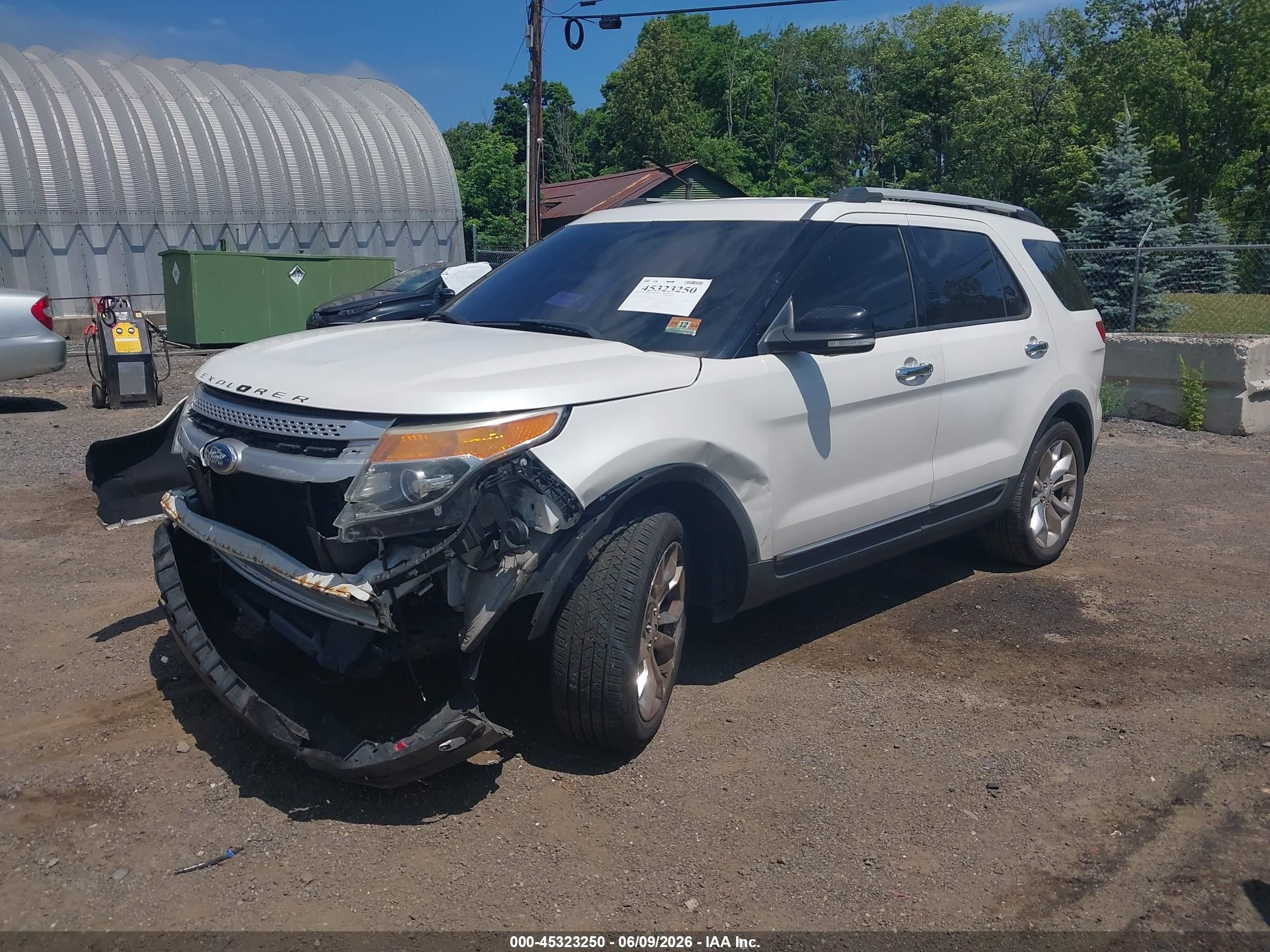 2012 Ford Explorer Xlt White vin: 1FMHK8D80CGA70438