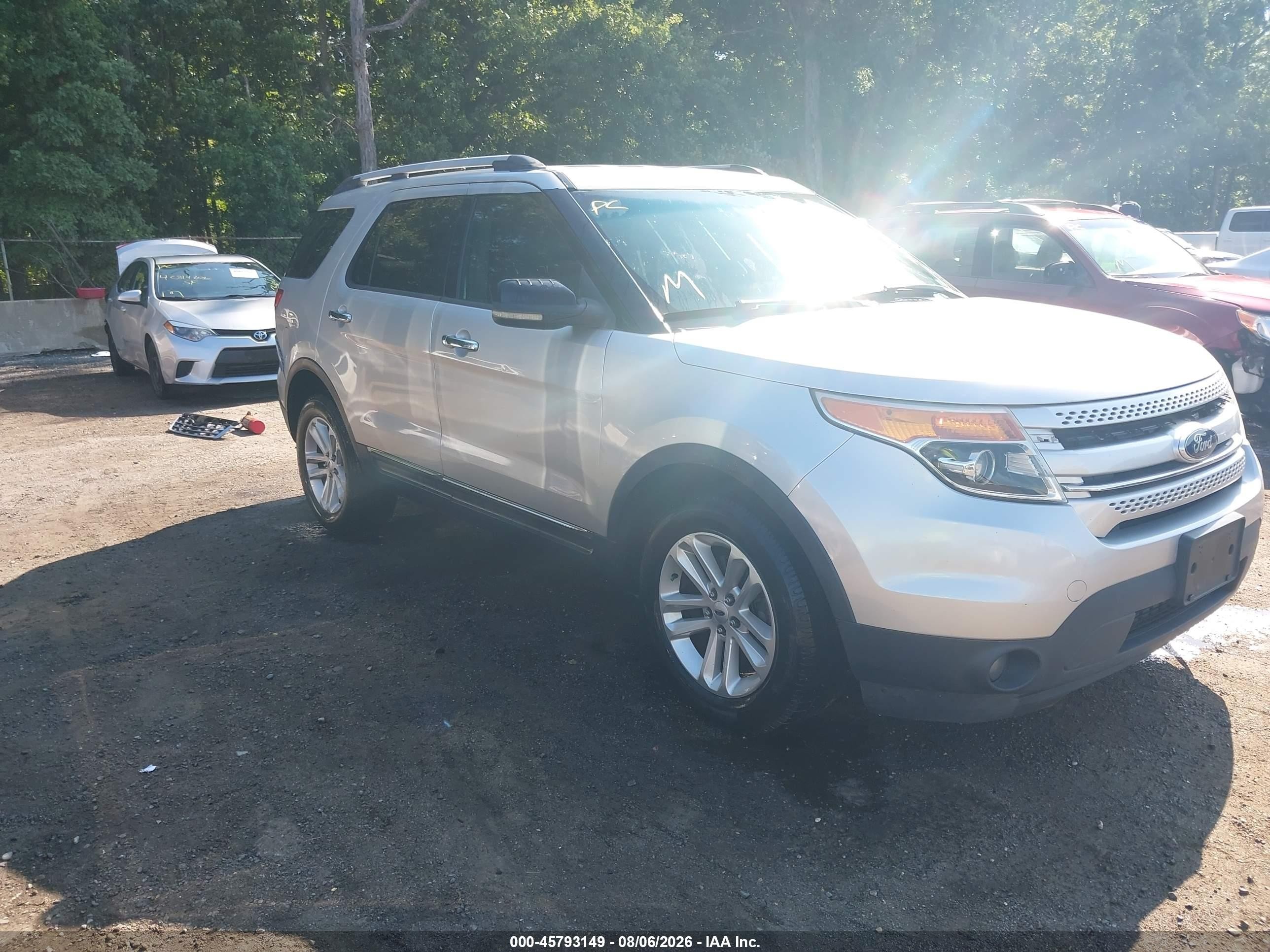 2012 Ford Explorer Xlt Silver vin: 1FMHK8D81CGA02326