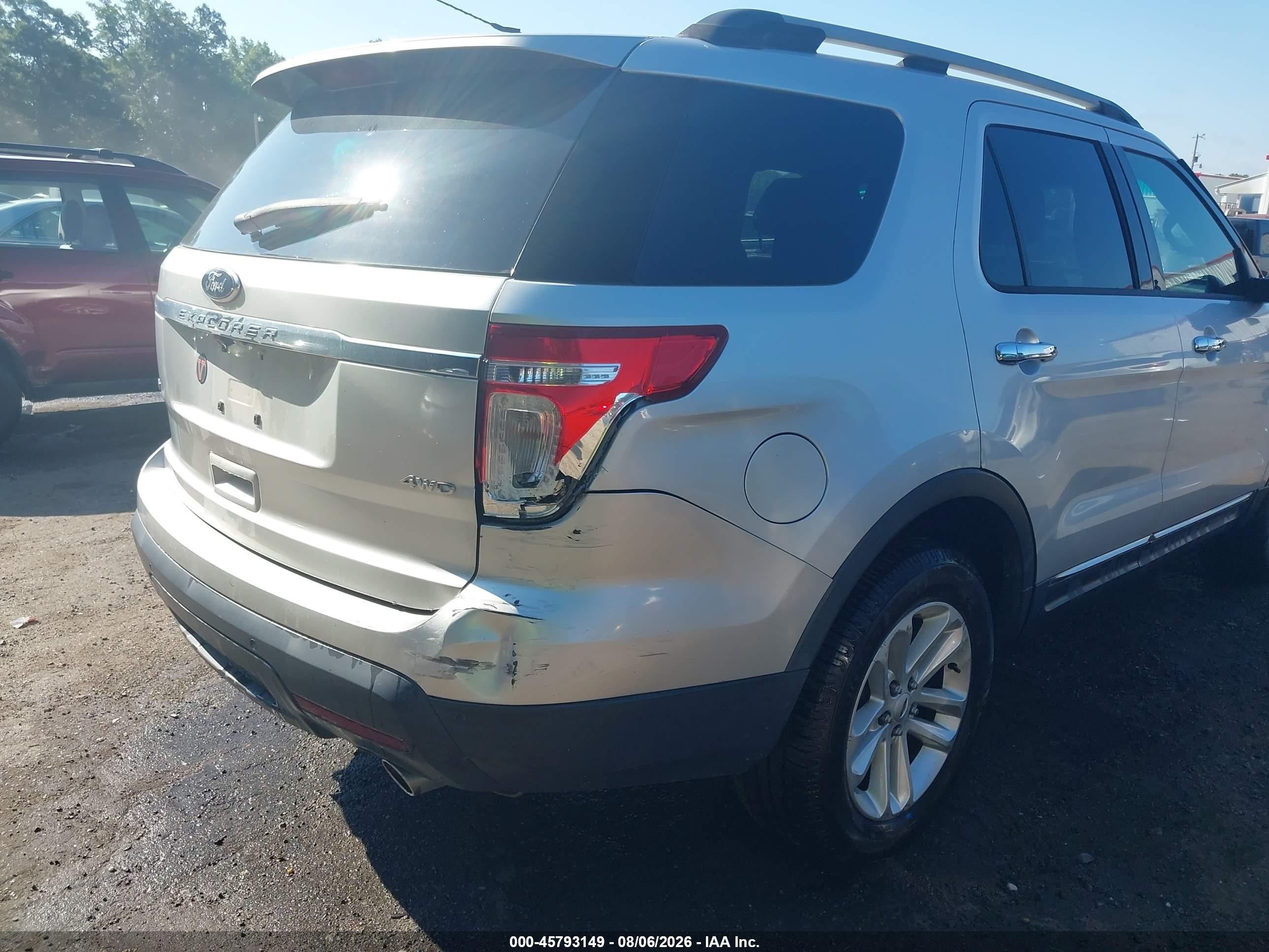 2012 Ford Explorer Xlt Silver vin: 1FMHK8D81CGA02326