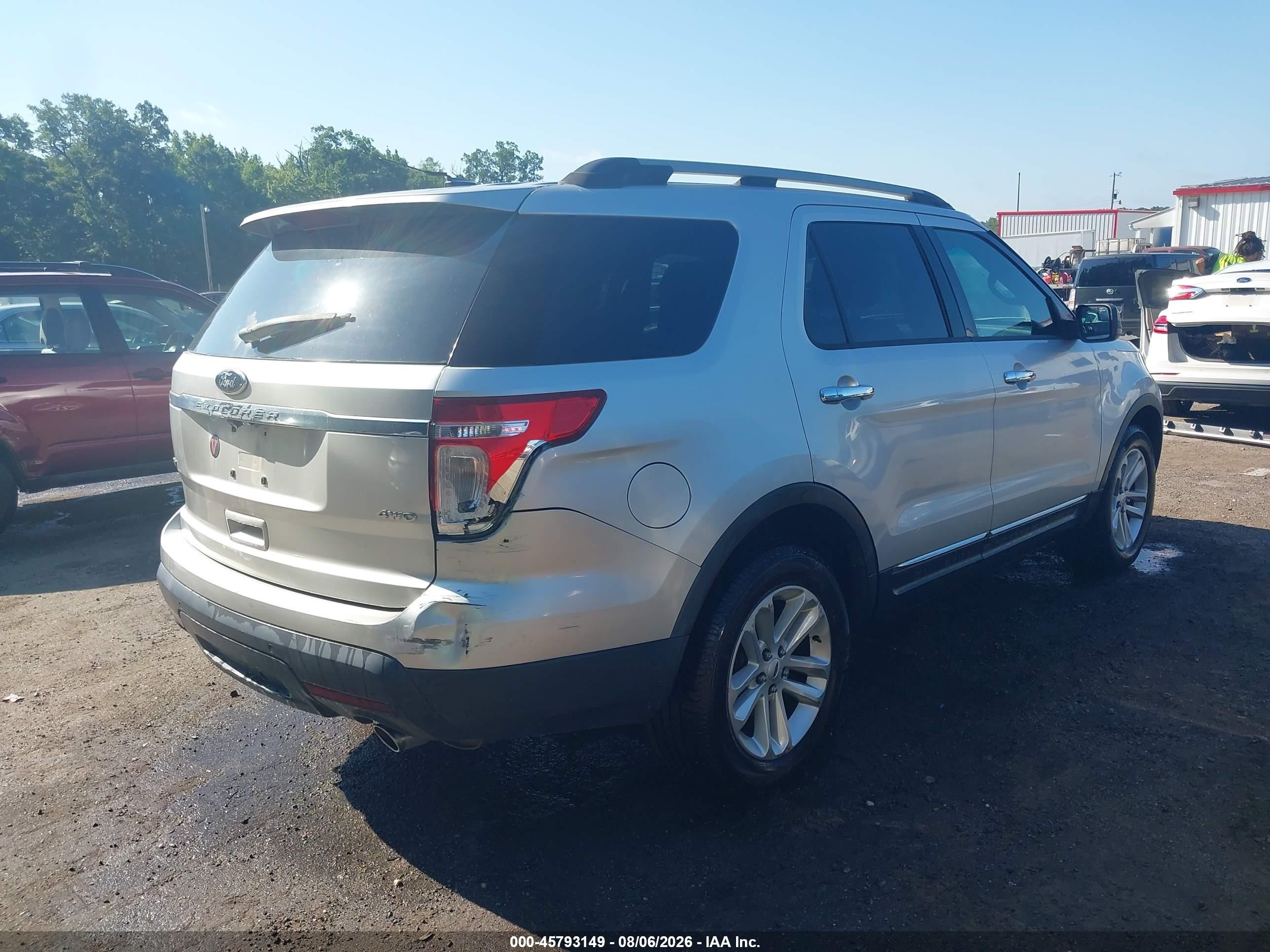 2012 Ford Explorer Xlt Silver vin: 1FMHK8D81CGA02326