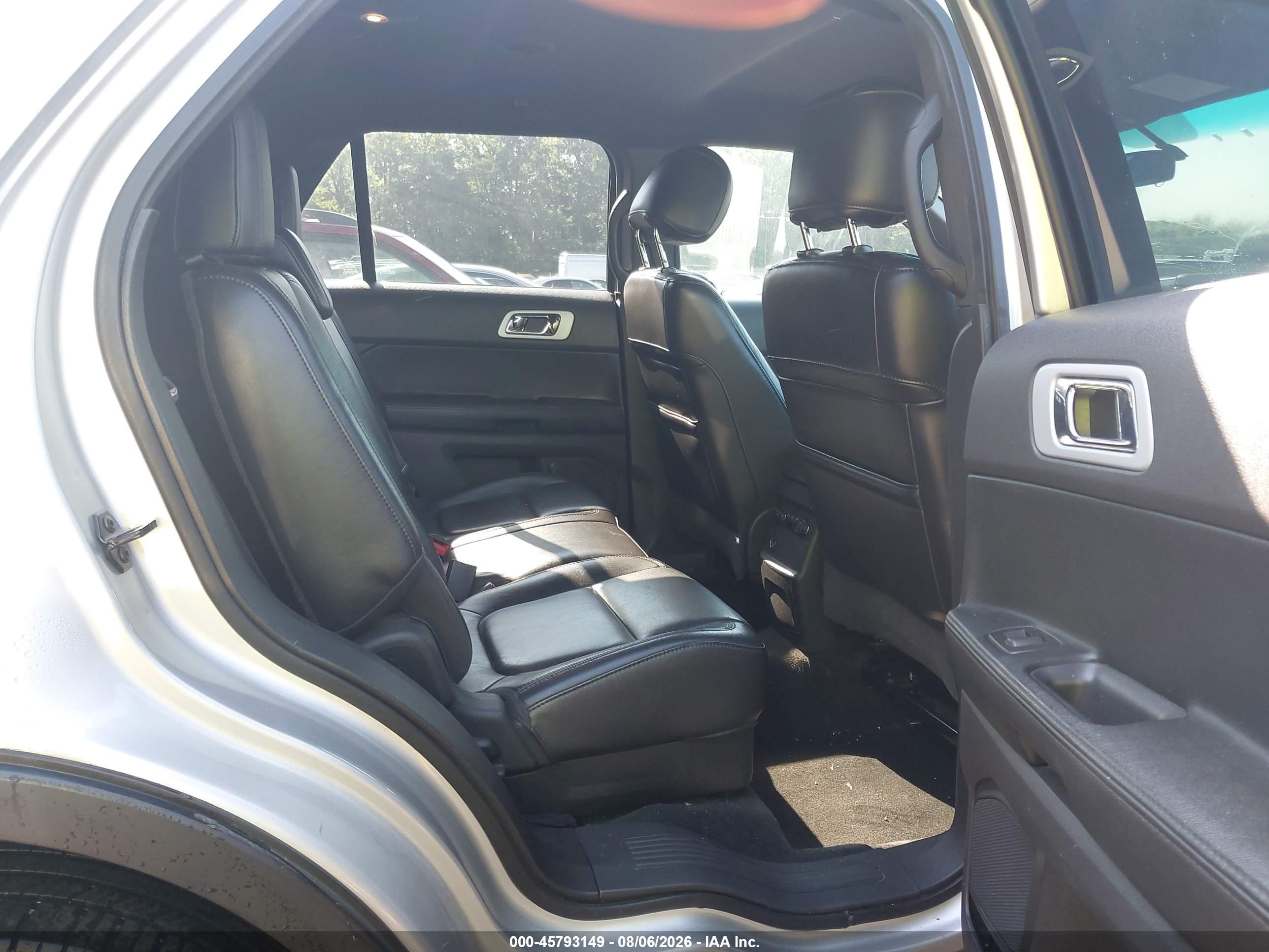 2012 Ford Explorer Xlt Silver vin: 1FMHK8D81CGA02326