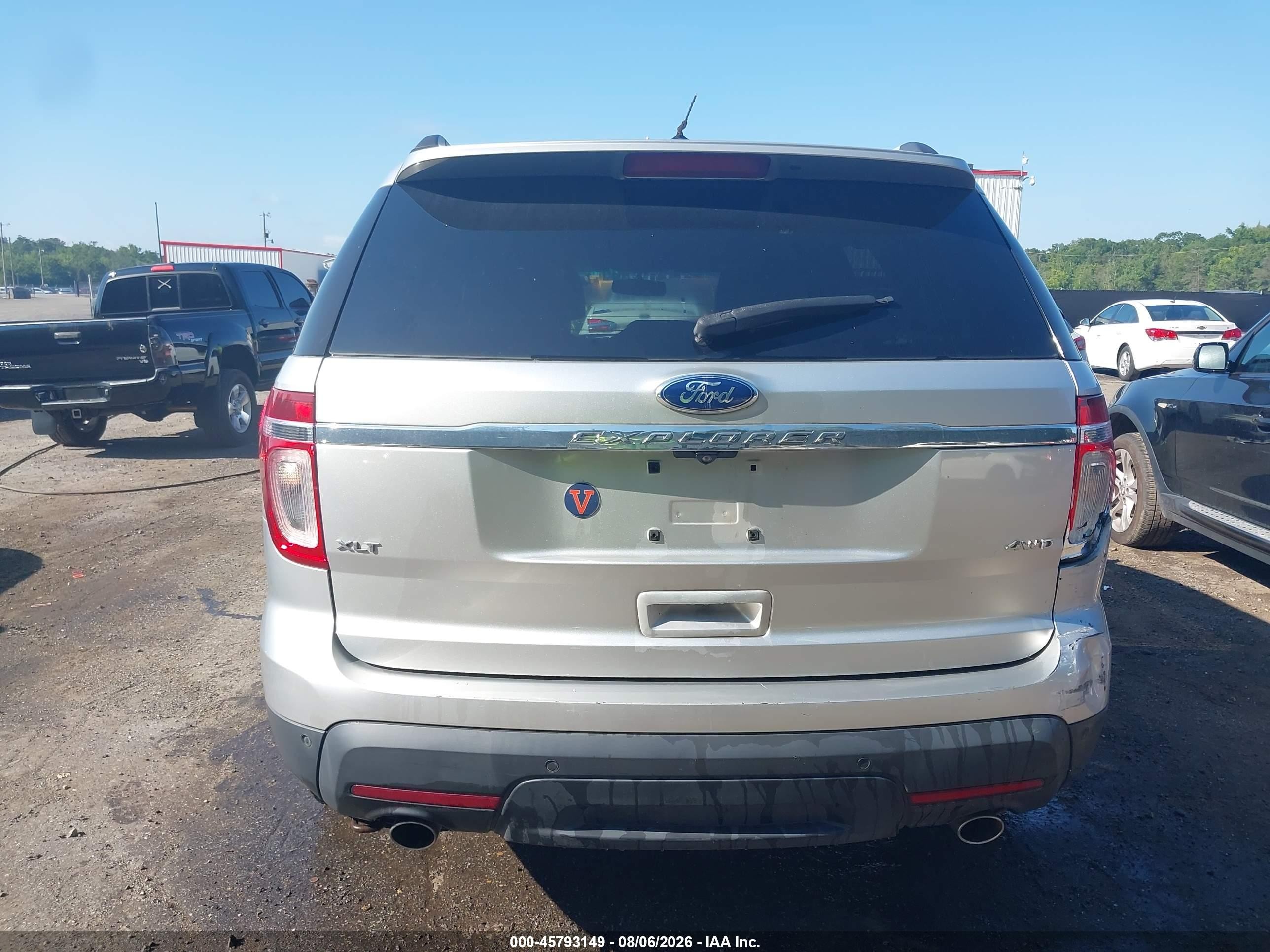 2012 Ford Explorer Xlt Silver vin: 1FMHK8D81CGA02326
