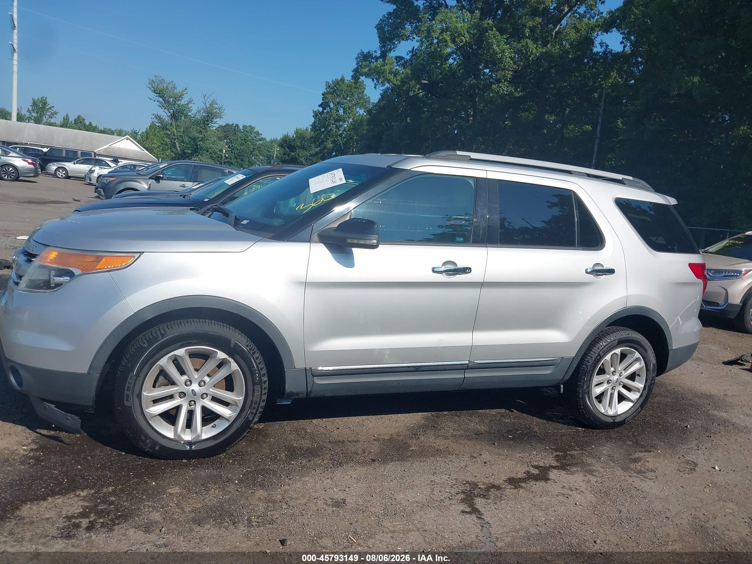 2012 Ford Explorer Xlt Silver vin: 1FMHK8D81CGA02326