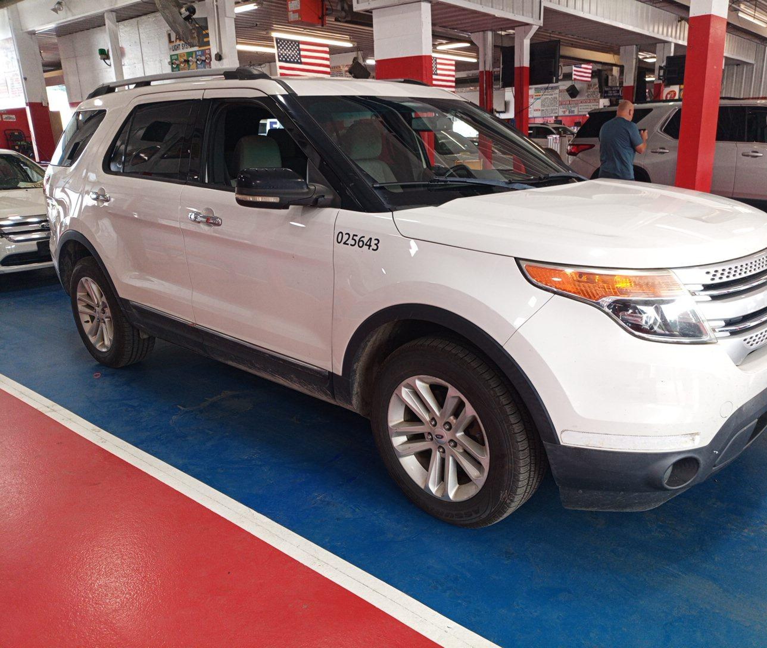 2012 Ford Explorer Xlt White vin: 1FMHK8D81CGA21233