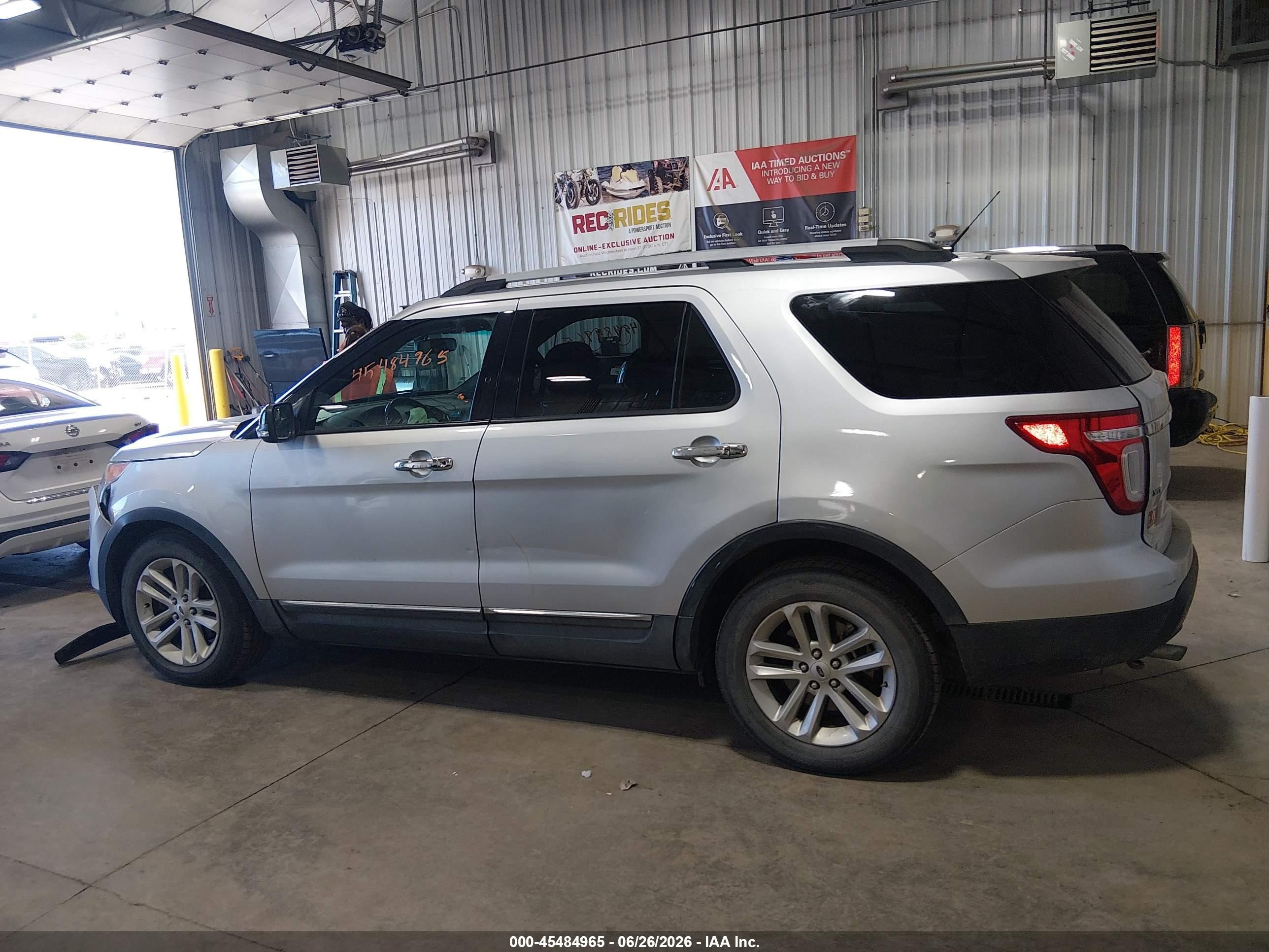 2012 Ford Explorer Xlt Silver vin: 1FMHK8D81CGA47699