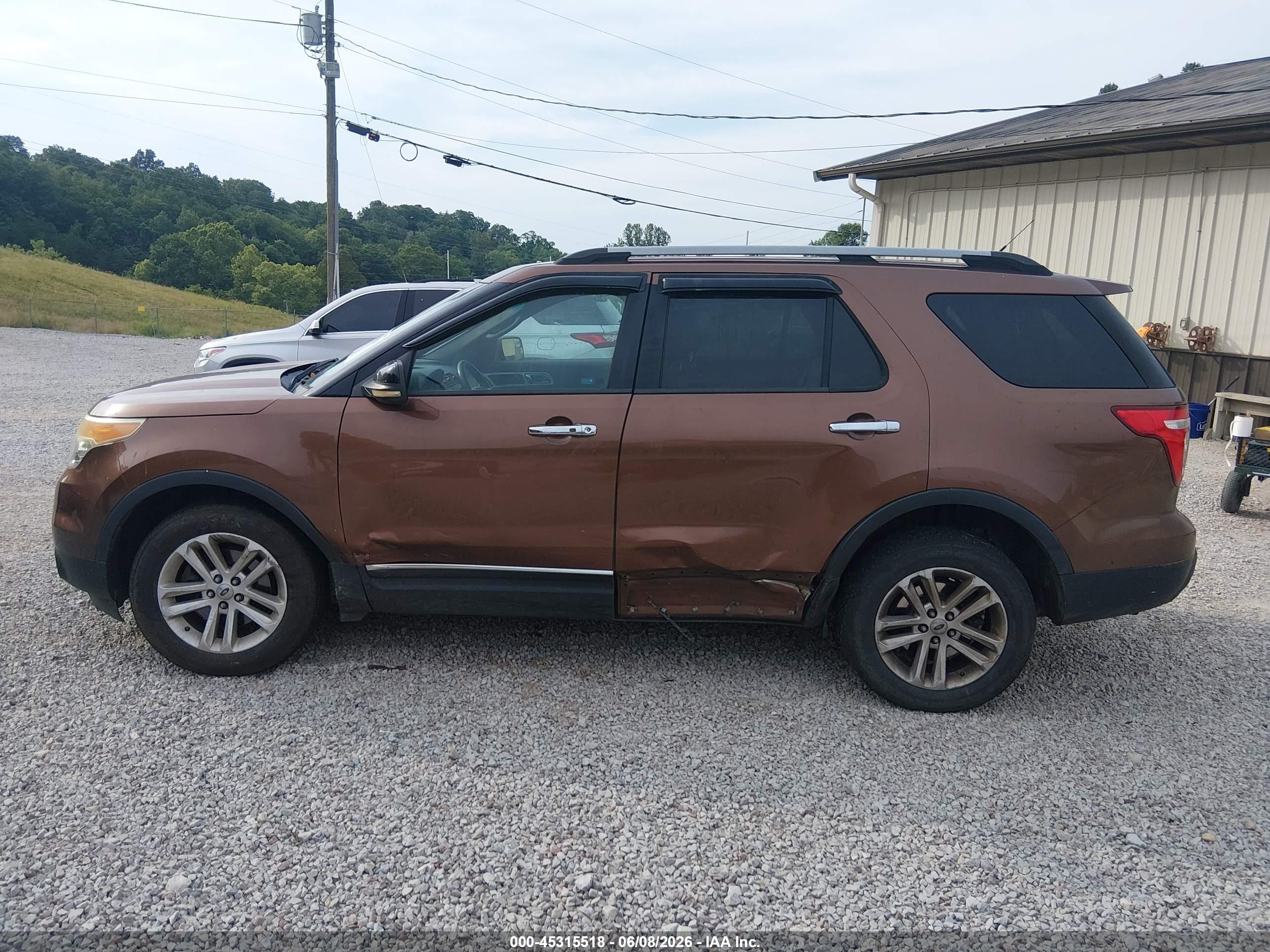 2011 Ford Explorer Xlt Brown vin: 1FMHK8D82BGA02091